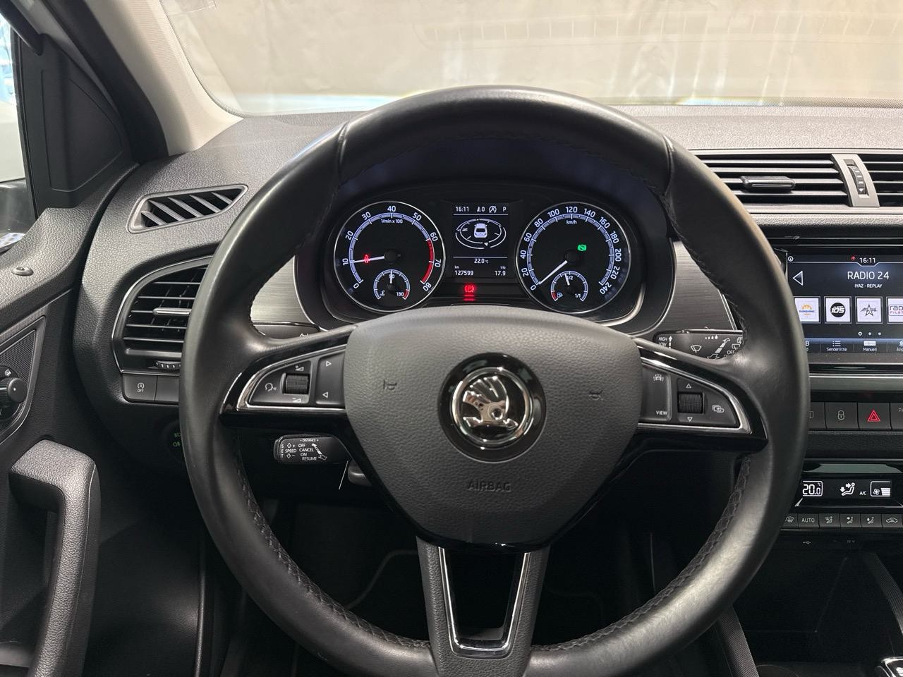 SKODA Fabia 1.0 TSI Ambition DSG-image-8