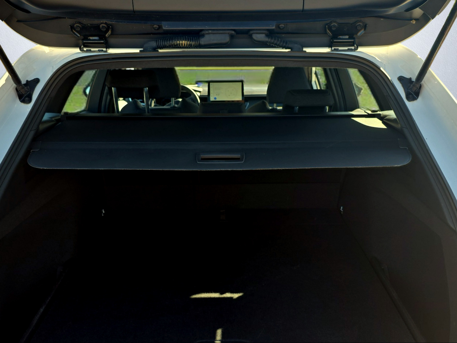 TOYOTA Corolla Touring Sports 1.8 HSD Comfort e-CVT-image-4