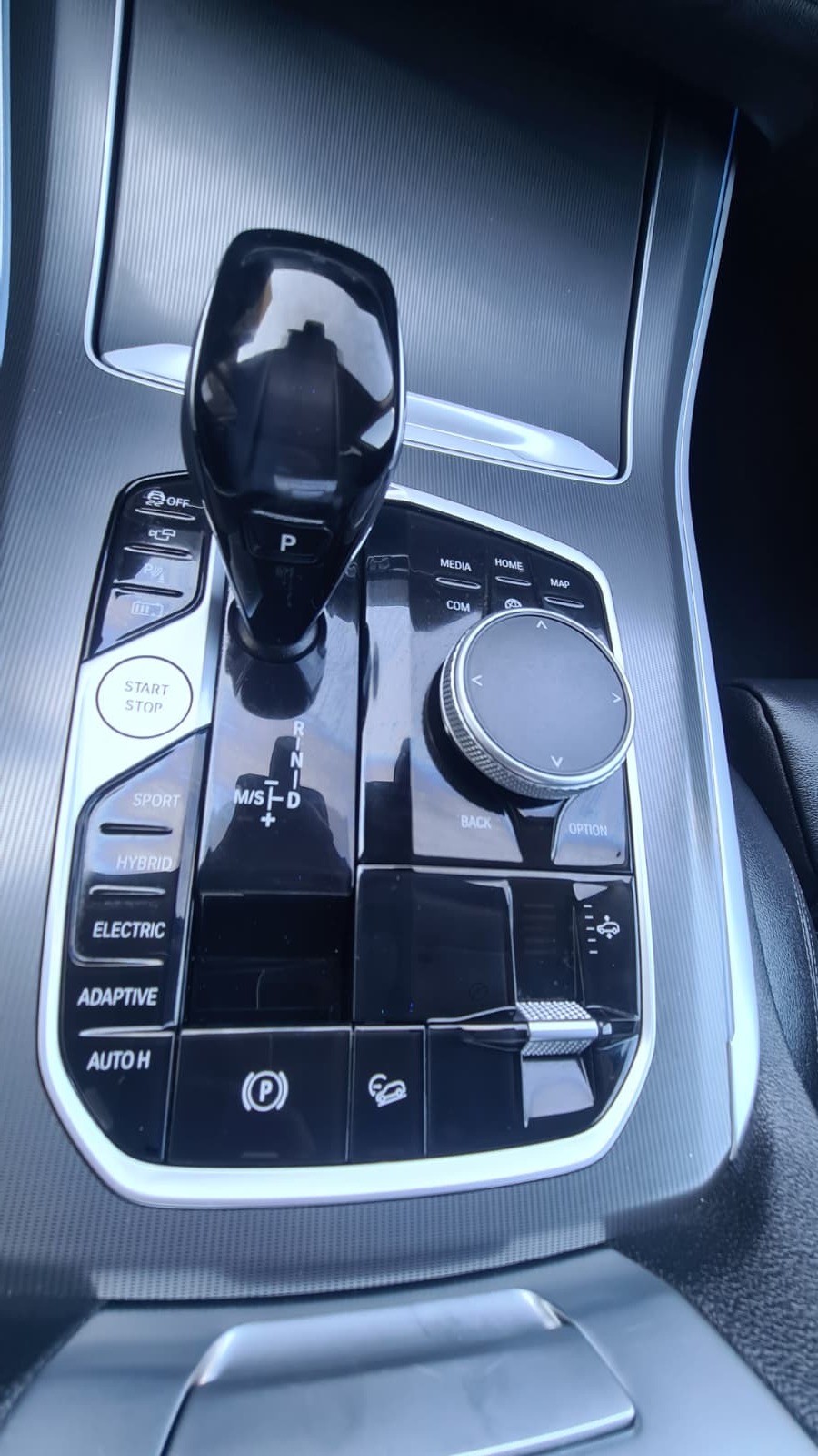 BMW X5 xDrive45e Steptronic ** 394 PS ** Voll-Leder ** Navi ** RF-Kamera 360° ** Anh-Kupplung ** Sitzmemory ** Modell 2021 **-image-18