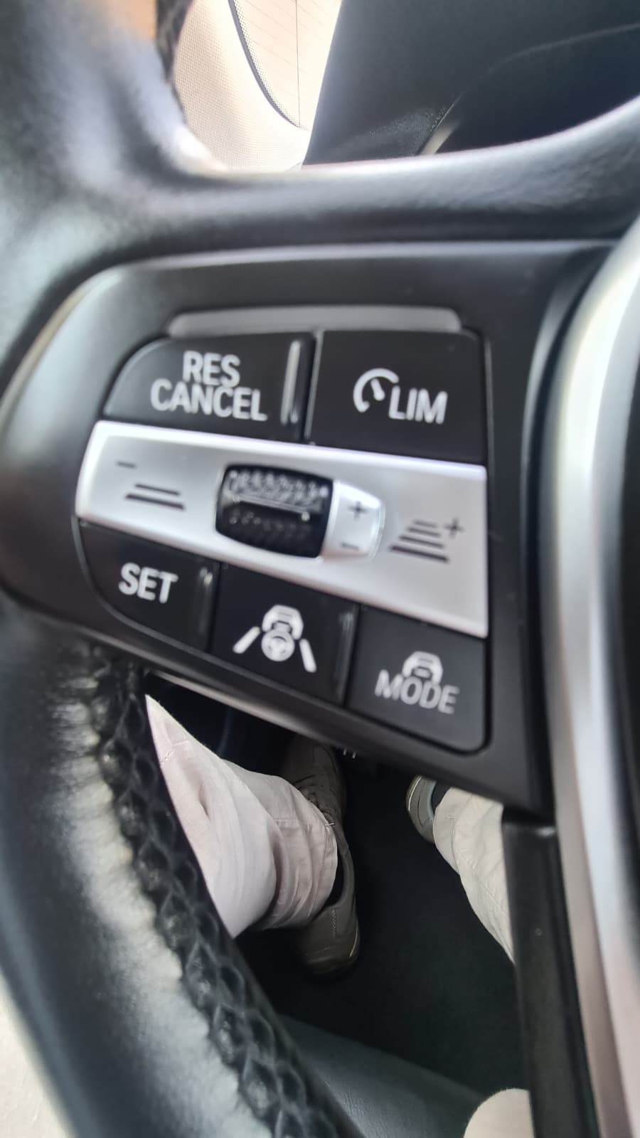 BMW X5 xDrive45e Steptronic ** 394 PS ** Voll-Leder ** Navi ** RF-Kamera 360° ** Anh-Kupplung ** Sitzmemory ** Modell 2021 **-image-10