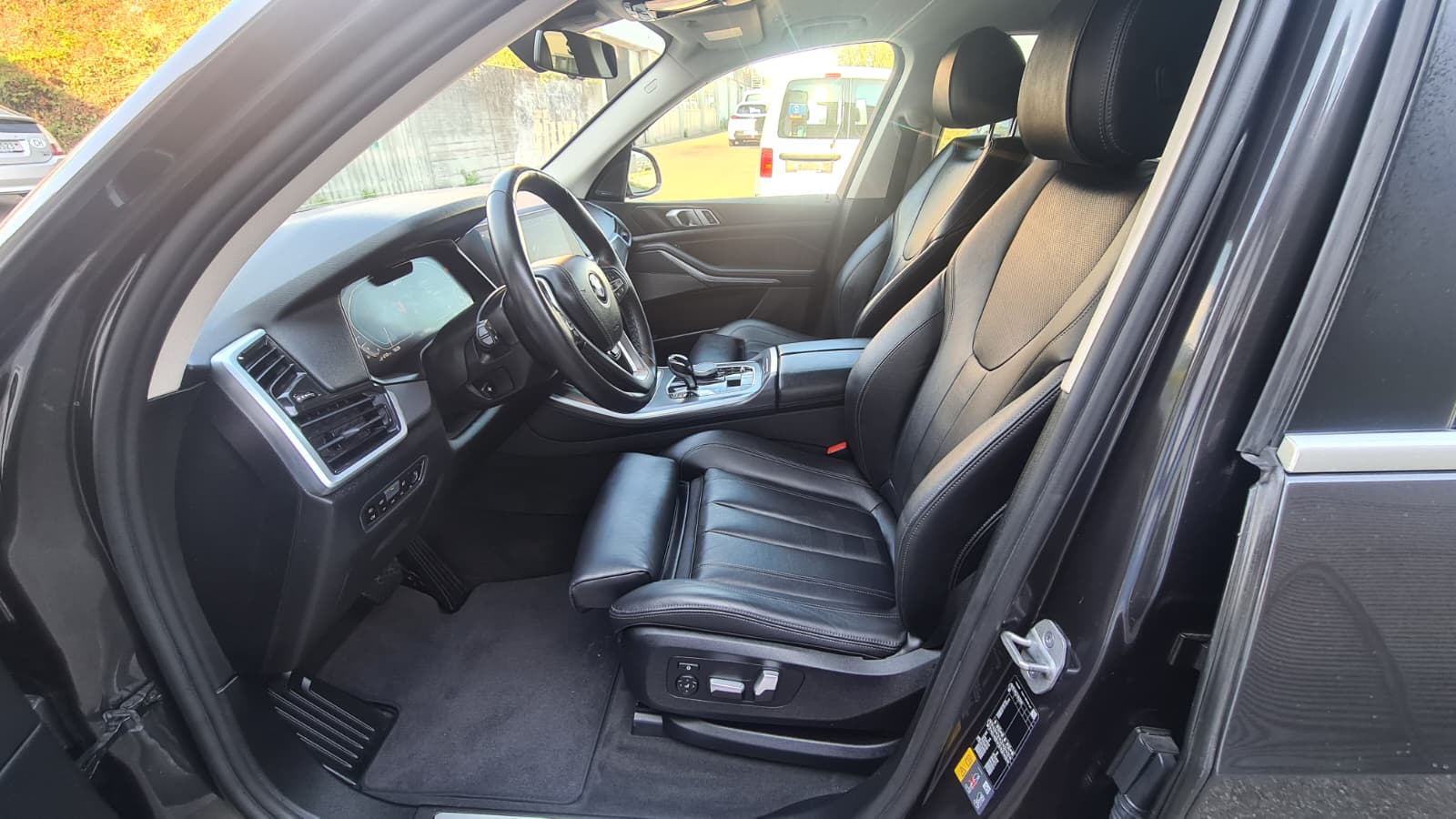 BMW X5 xDrive45e Steptronic ** 394 PS ** Voll-Leder ** Navi ** RF-Kamera 360° ** Anh-Kupplung ** Sitzmemory ** Modell 2021 **-image-21