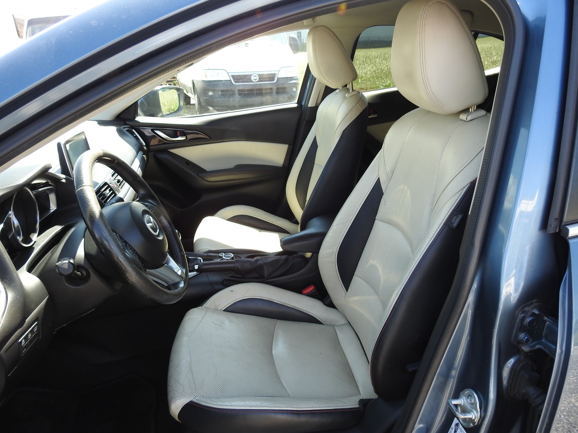 MAZDA 3 2.2 SkyD 150 HB-image-12