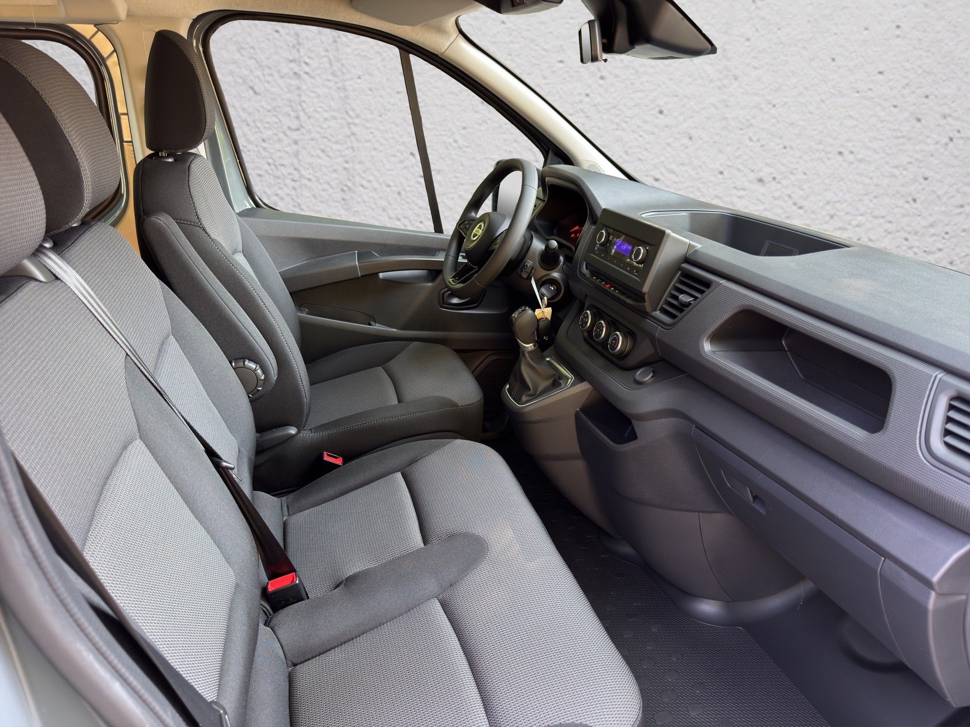 NISSAN Primastar DCT 170 L1H1 Acenta 9P-image-12