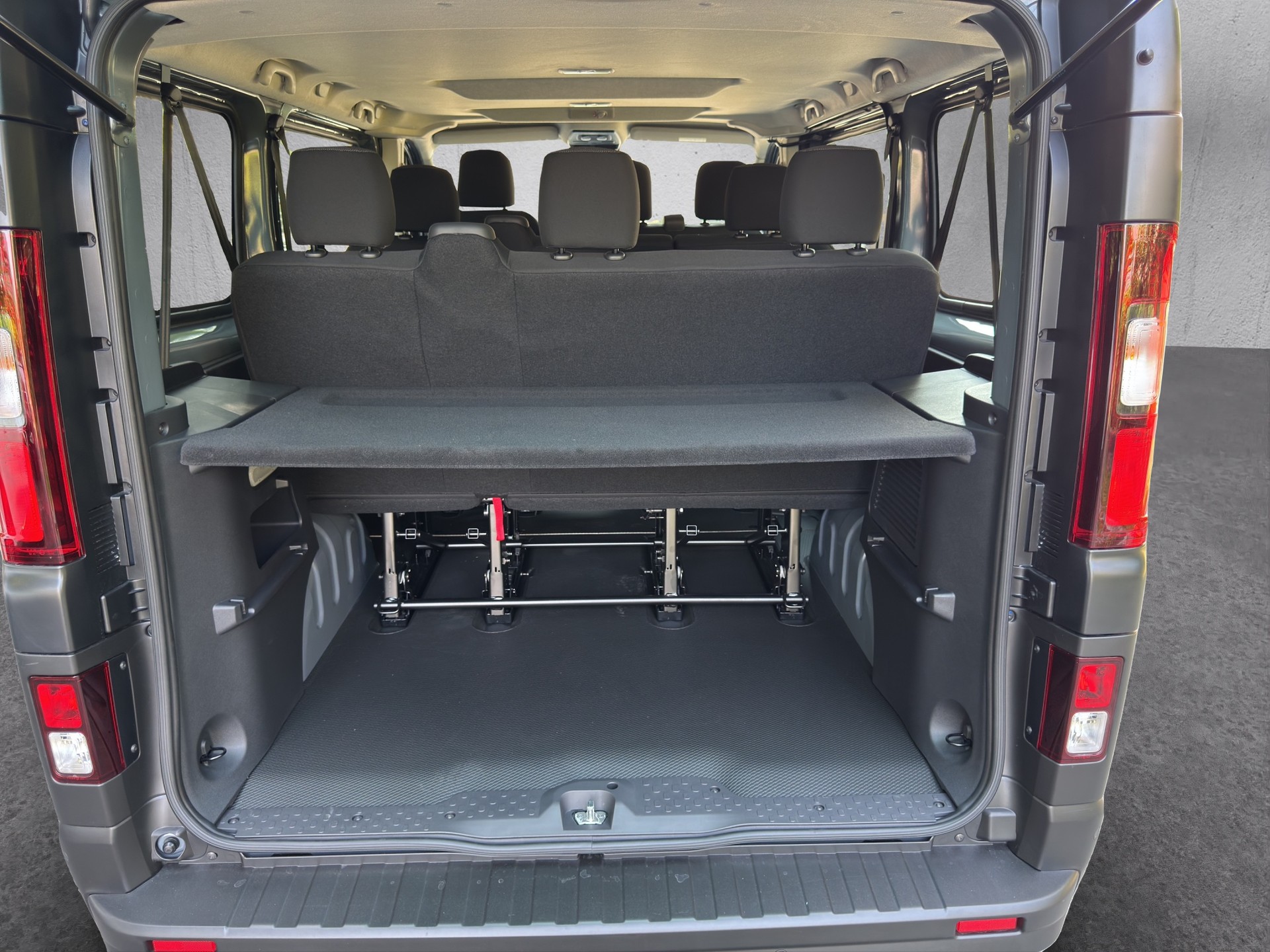 NISSAN Primastar DCT 170 L1H1 Acenta 9P-image-15