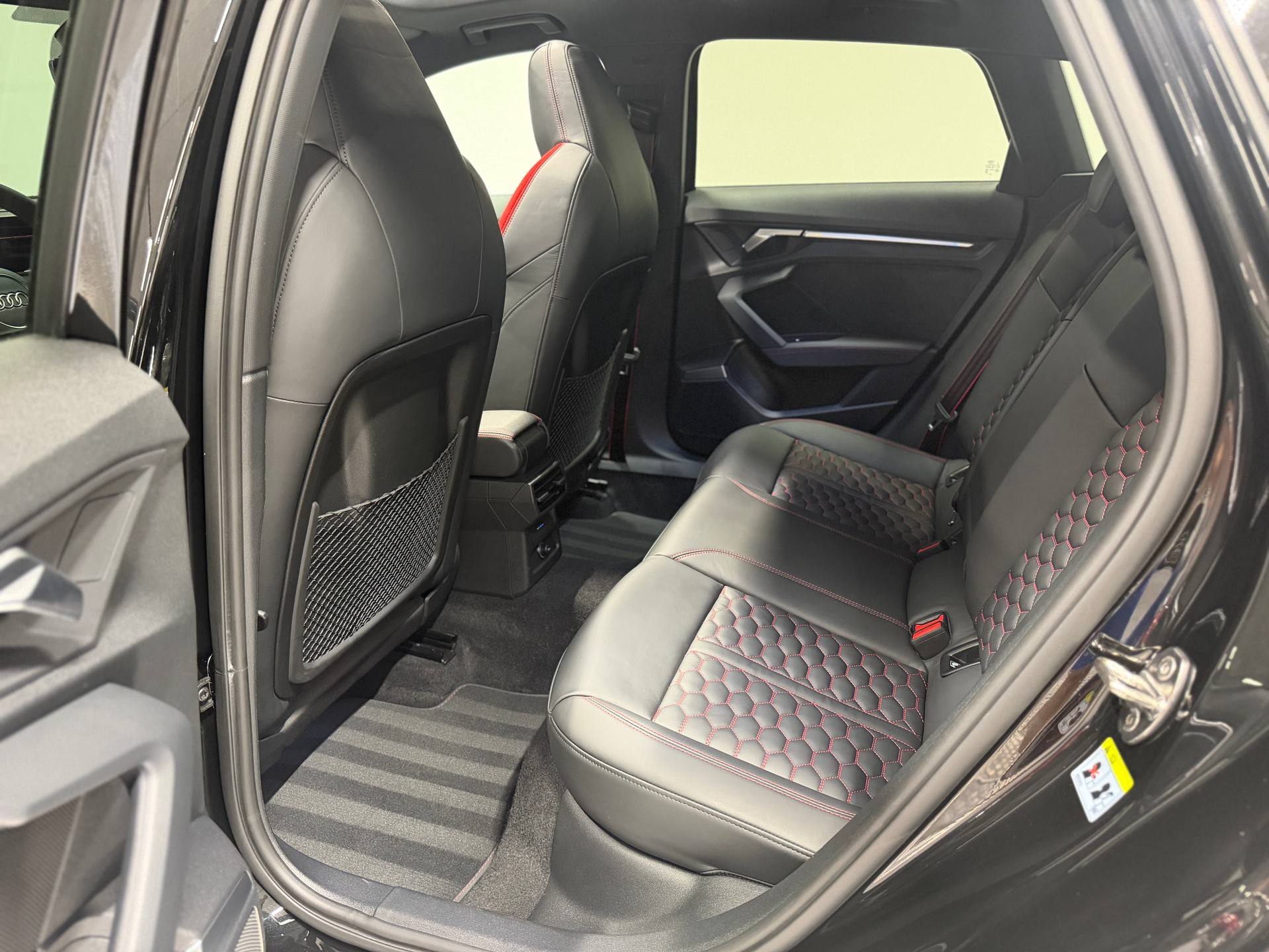 AUDI RS3 Sportback 2.5 TSI quattro S-tronic-image-16