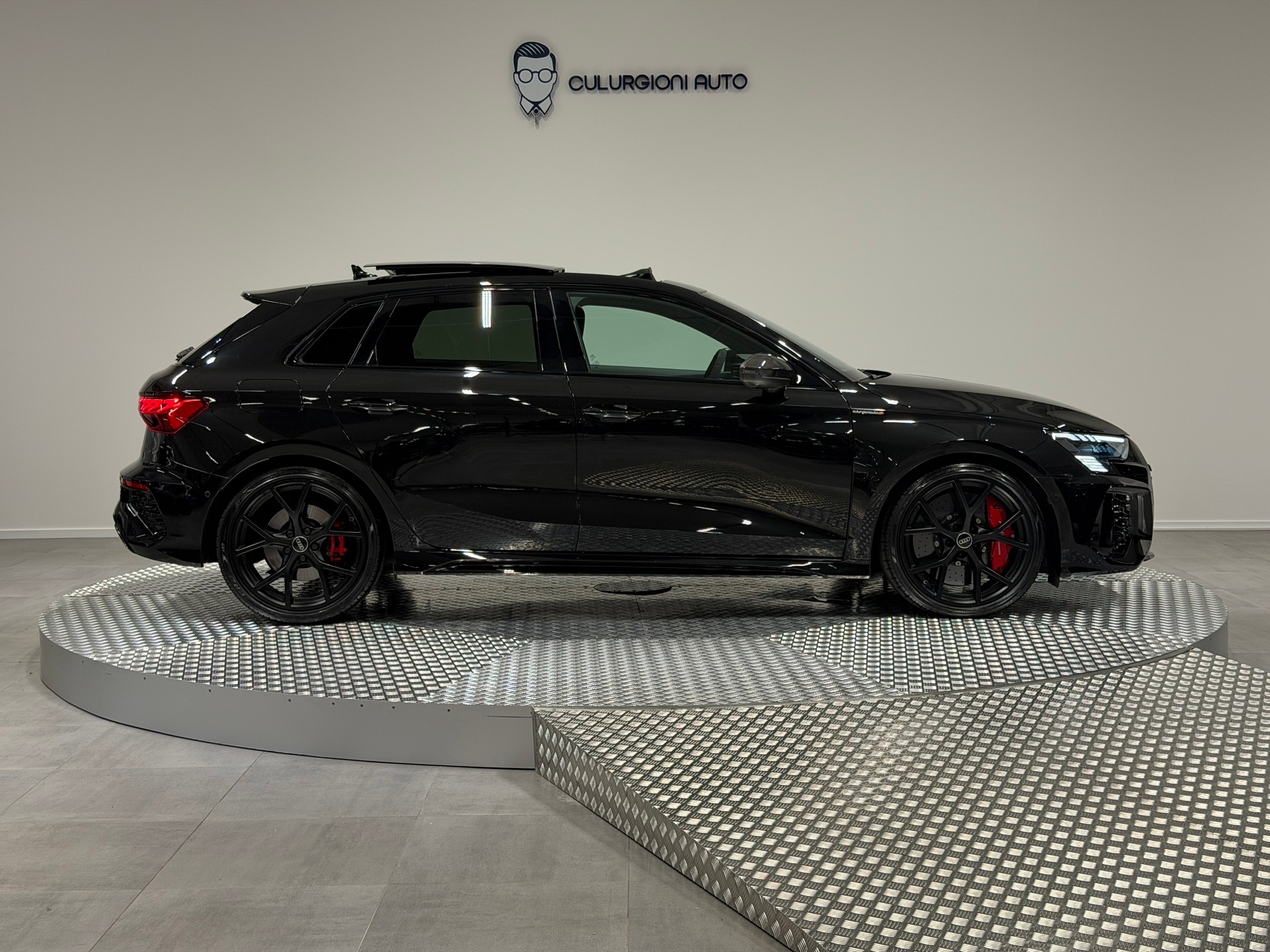 AUDI RS3 Sportback 2.5 TSI quattro S-tronic-image-3