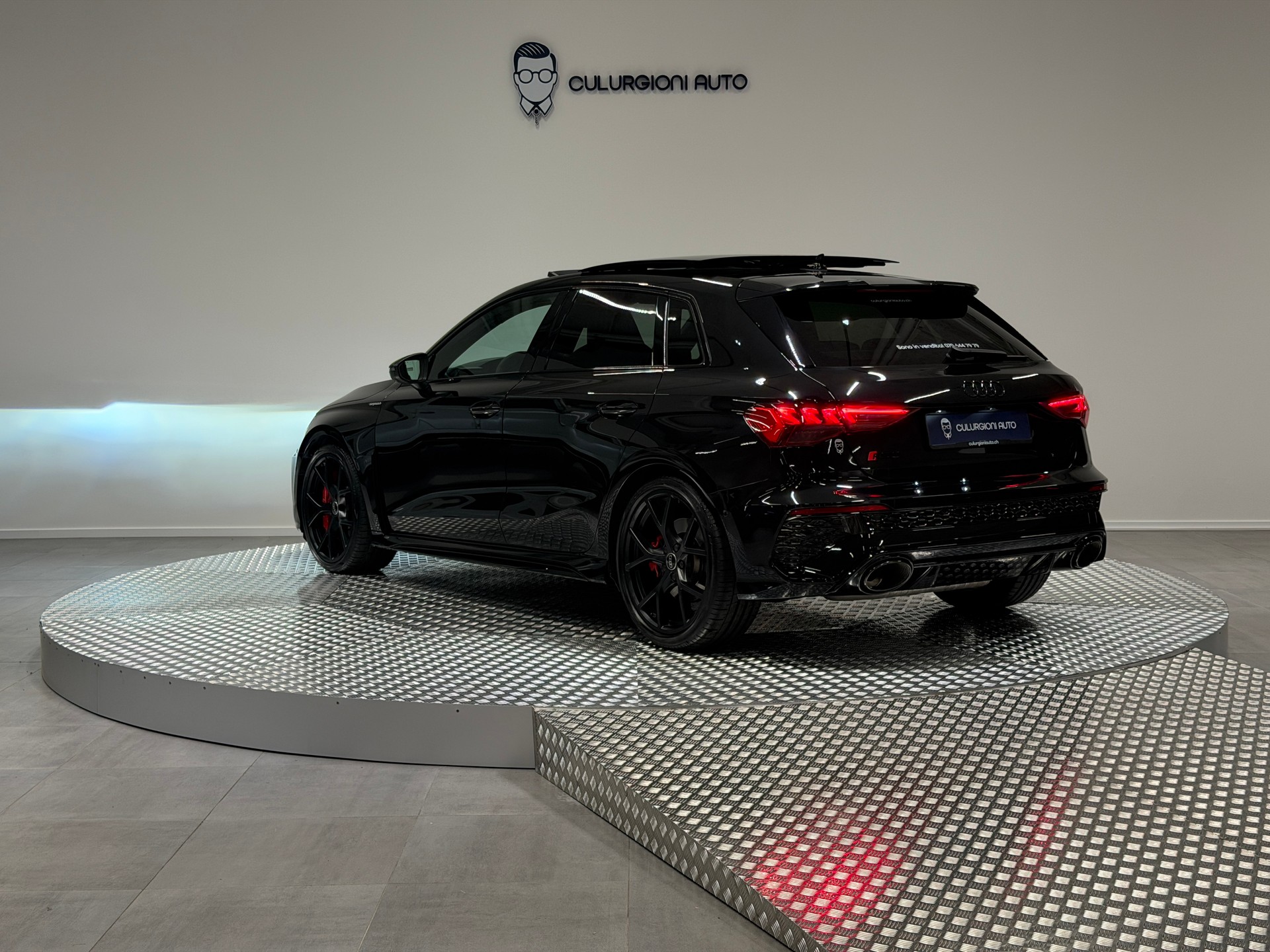 AUDI RS3 Sportback 2.5 TSI quattro S-tronic-image-6