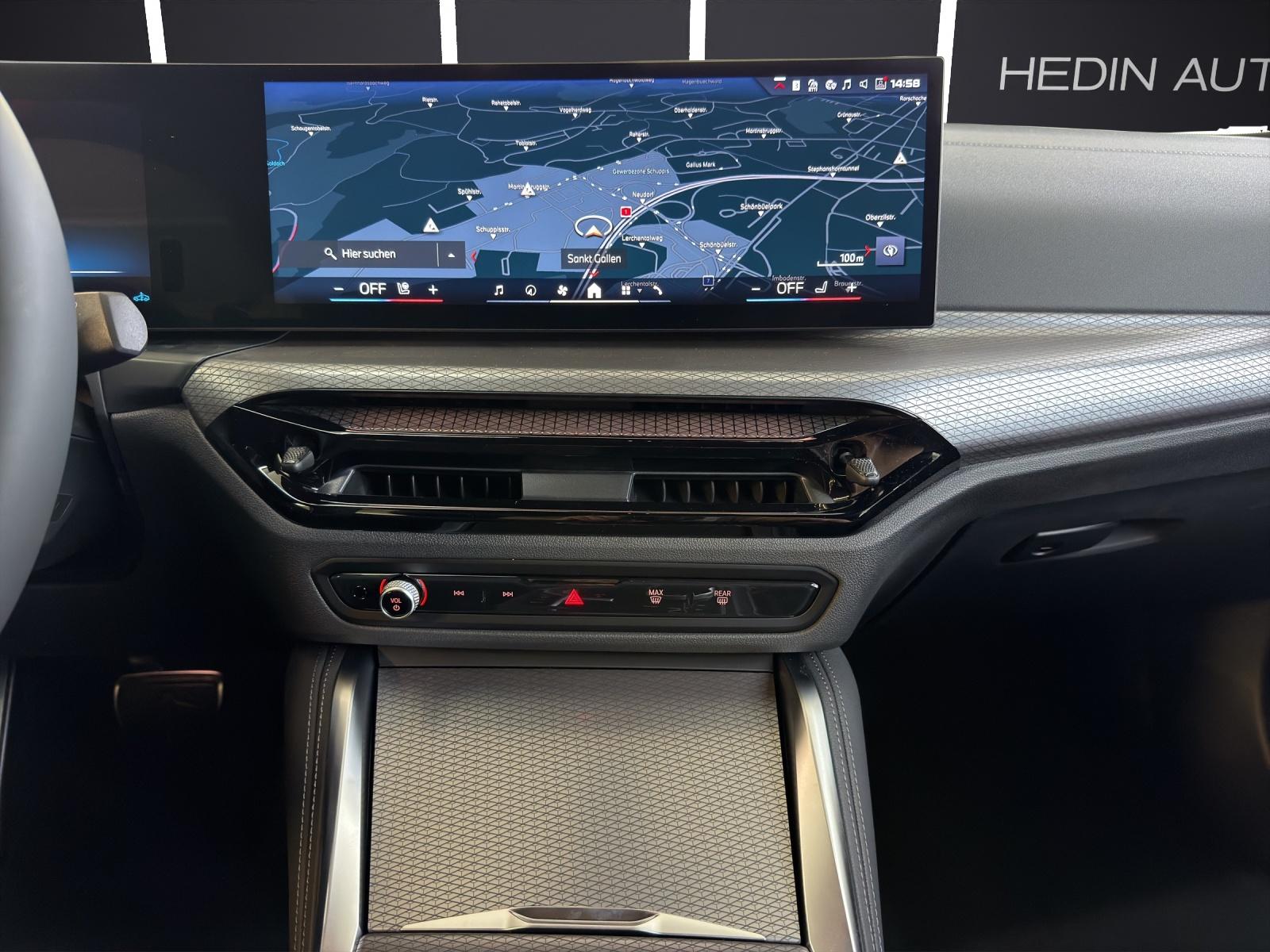 BMW M440i xDrive Cabrio-image-21