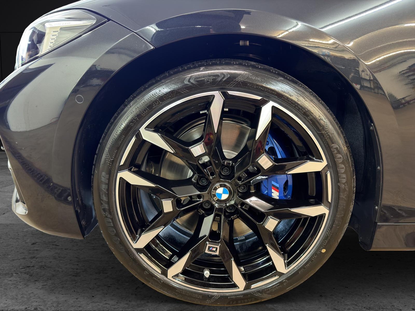 BMW M440i xDrive Cabrio-image-8