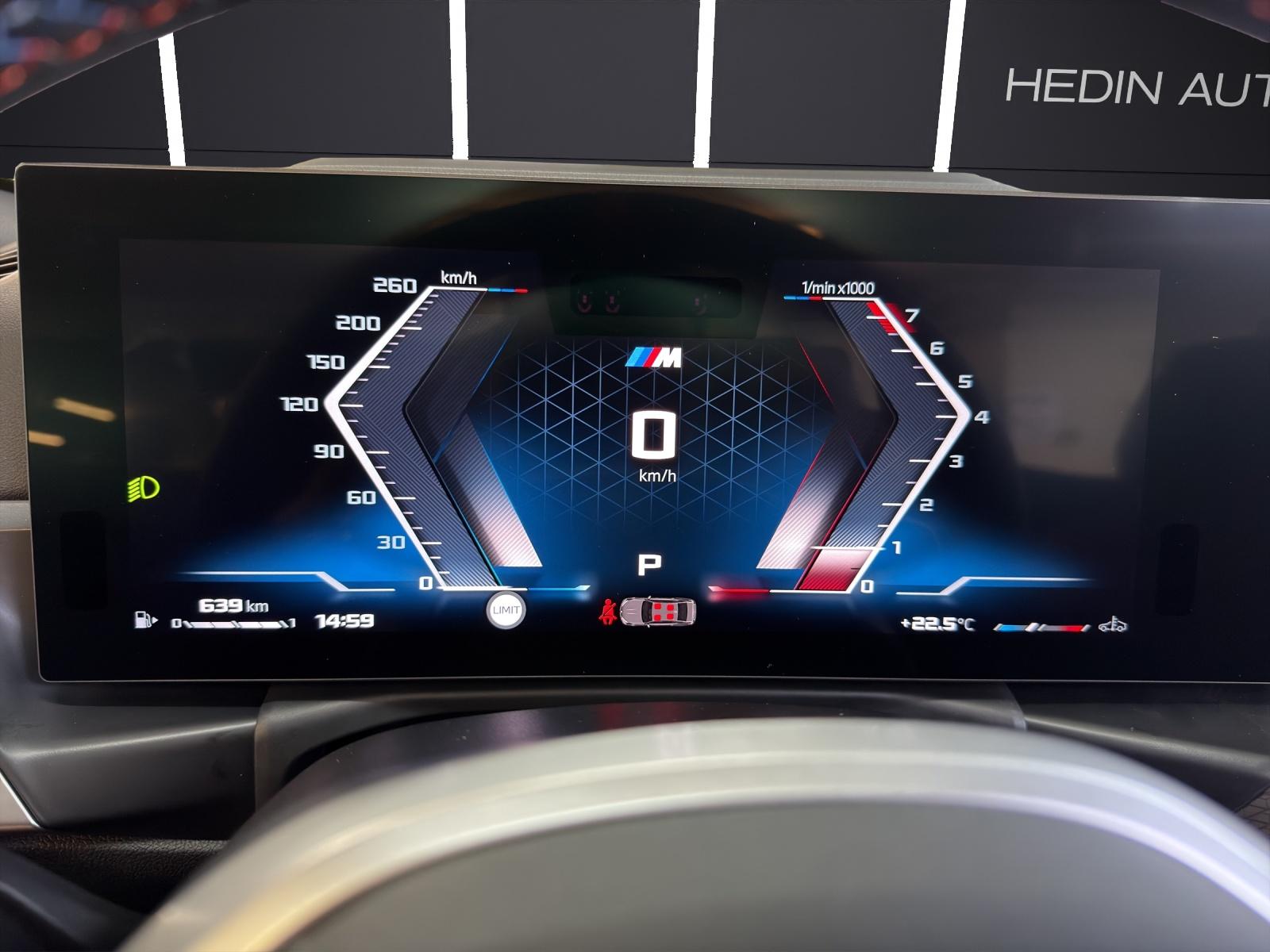 BMW M440i xDrive Cabrio-image-19
