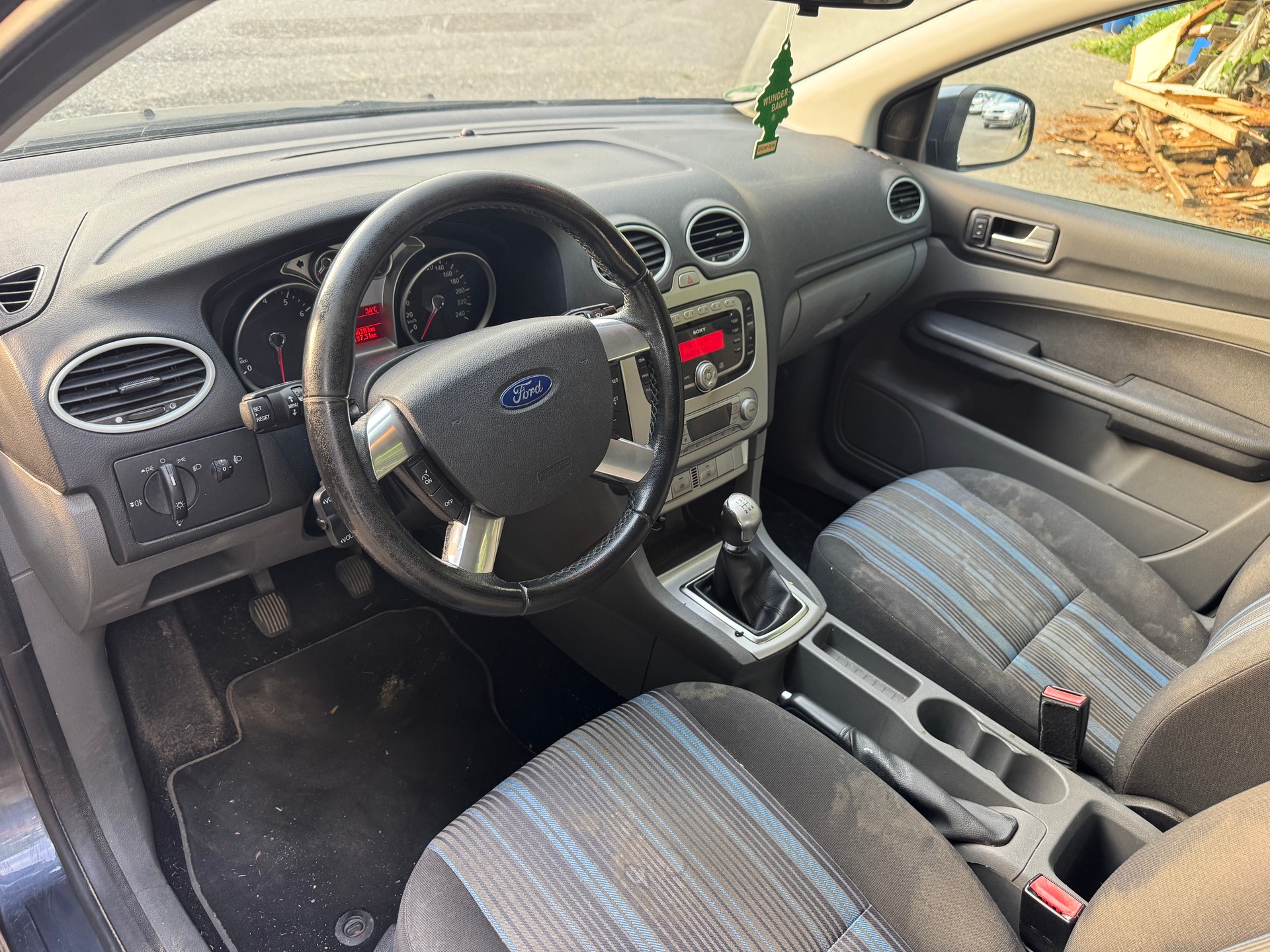 FORD Focus 1.6i VCT Carving-image-5