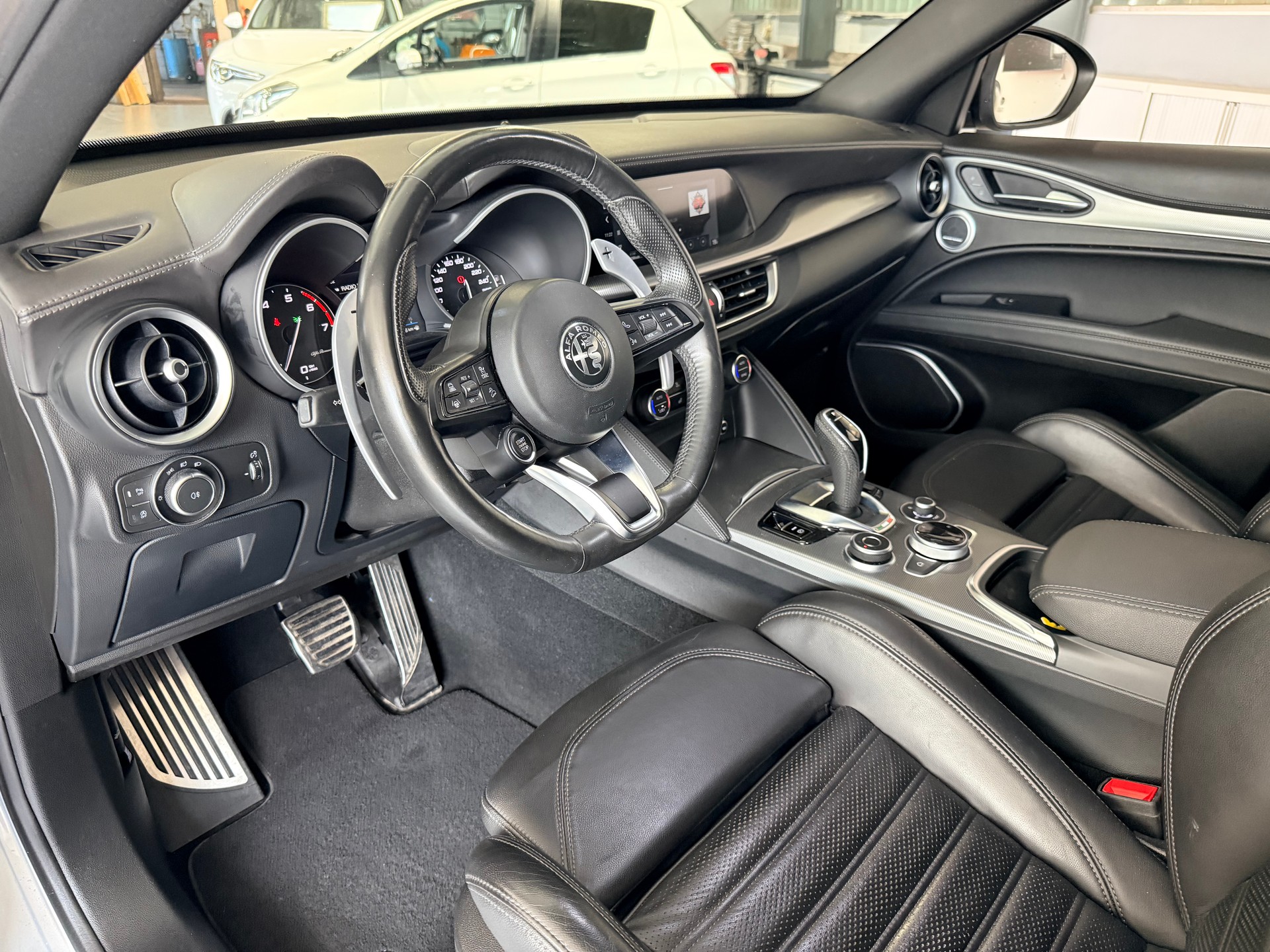 ALFA ROMEO Stelvio 2.0 Veloce Q4 Automatic-image-6