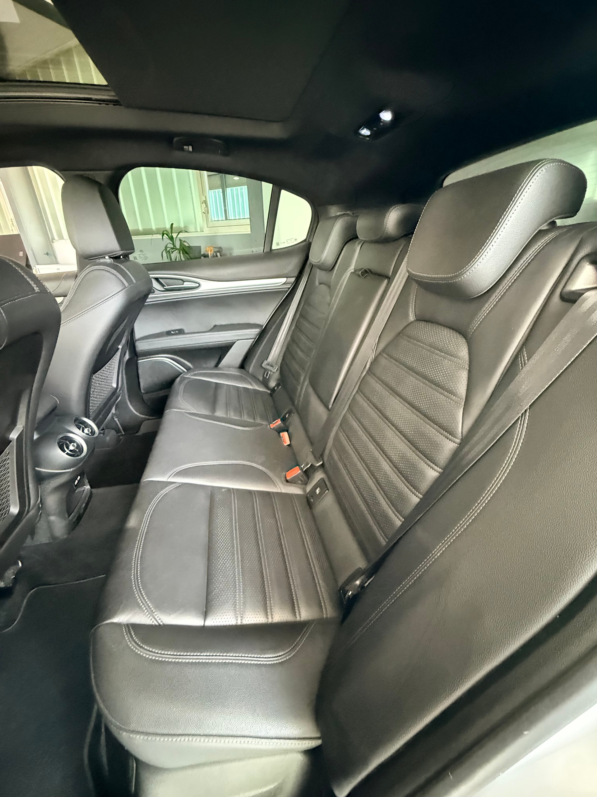 ALFA ROMEO Stelvio 2.0 Veloce Q4 Automatic-image-8