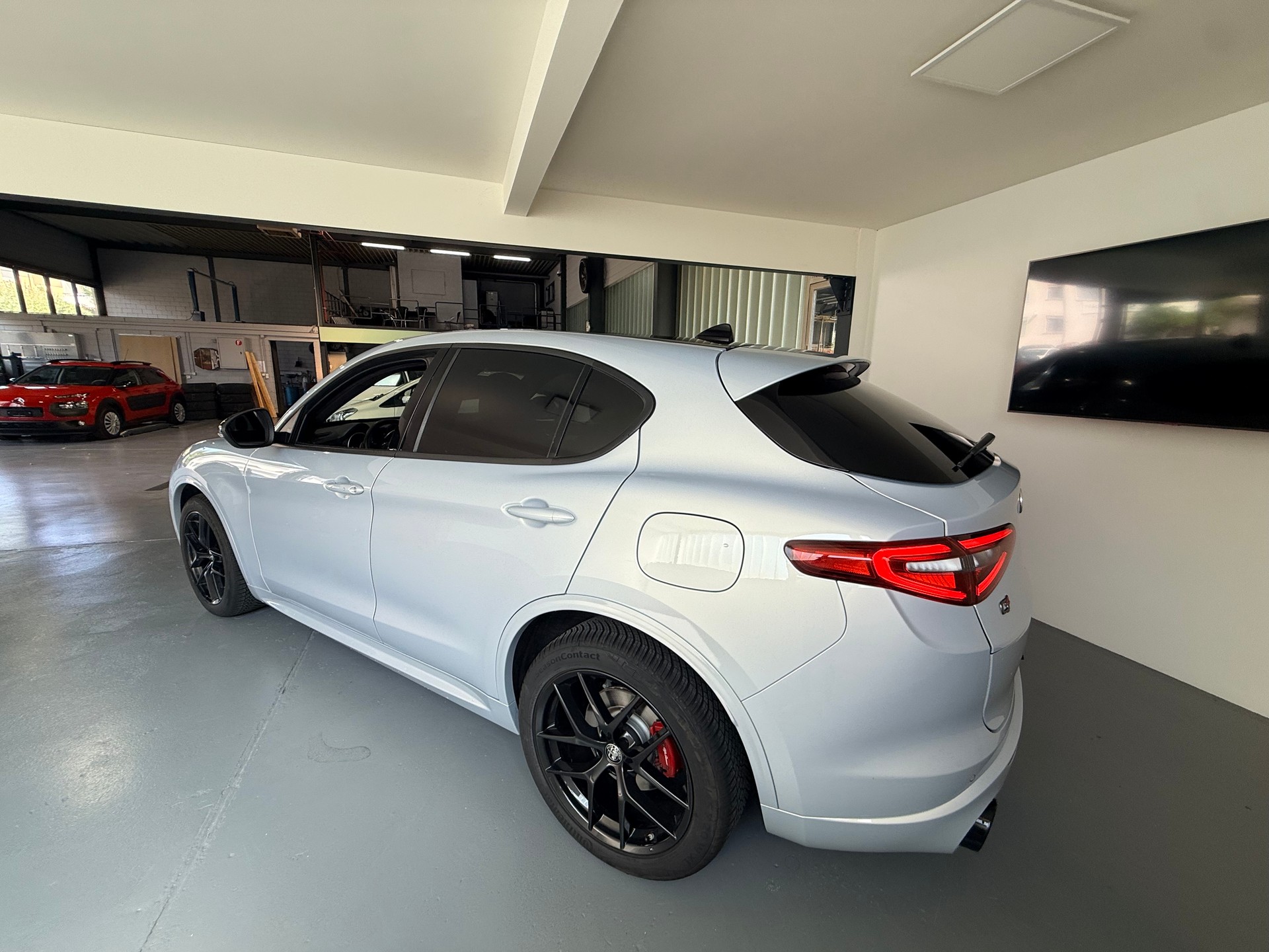 ALFA ROMEO Stelvio 2.0 Veloce Q4 Automatic-image-4