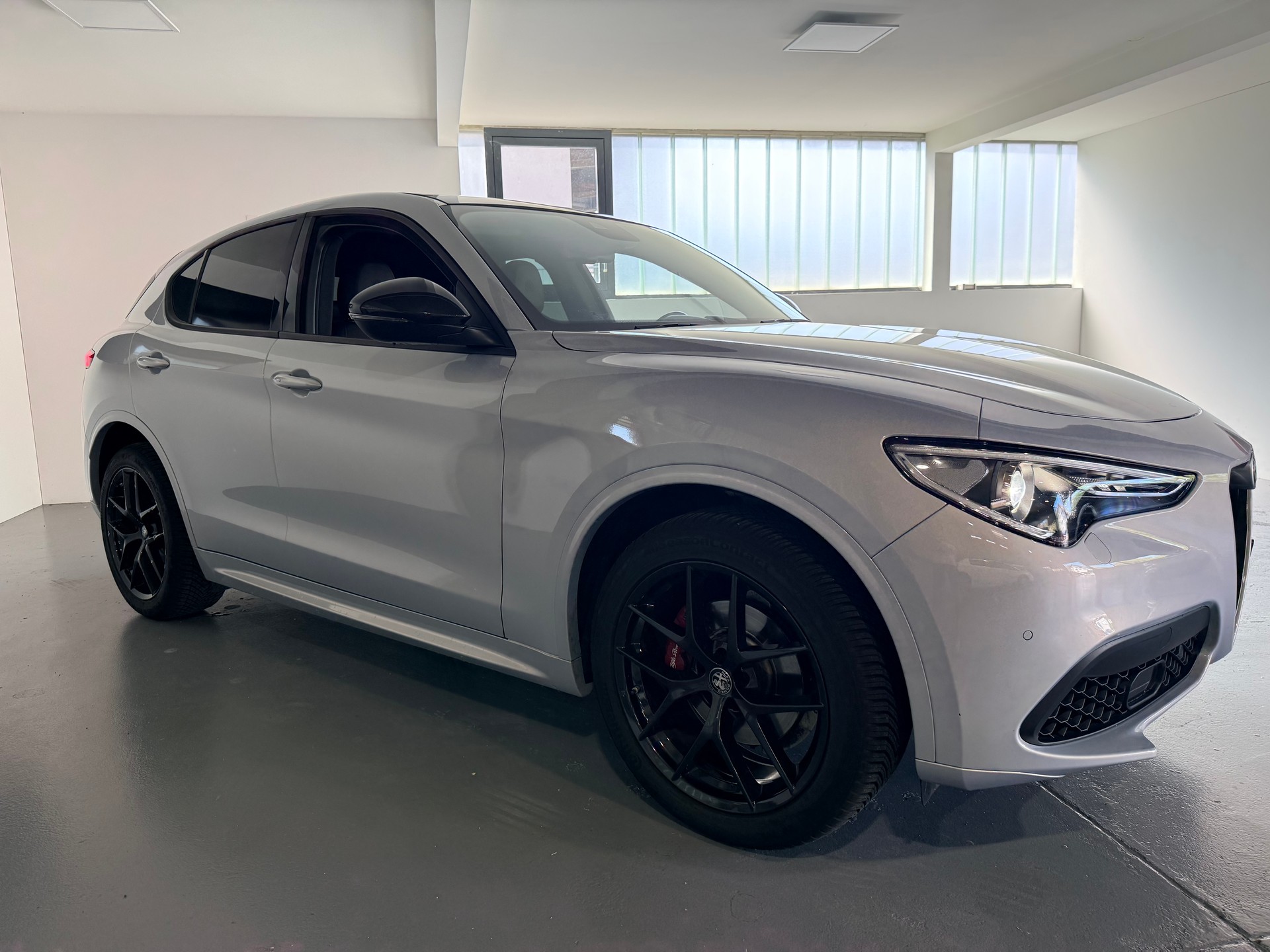 ALFA ROMEO Stelvio 2.0 Veloce Q4 Automatic-image-1