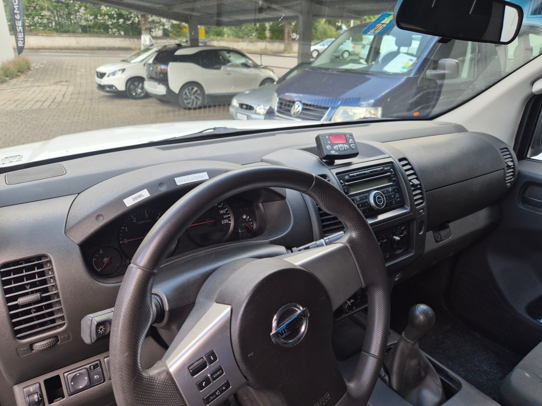 NISSAN NAVARA-image-6
