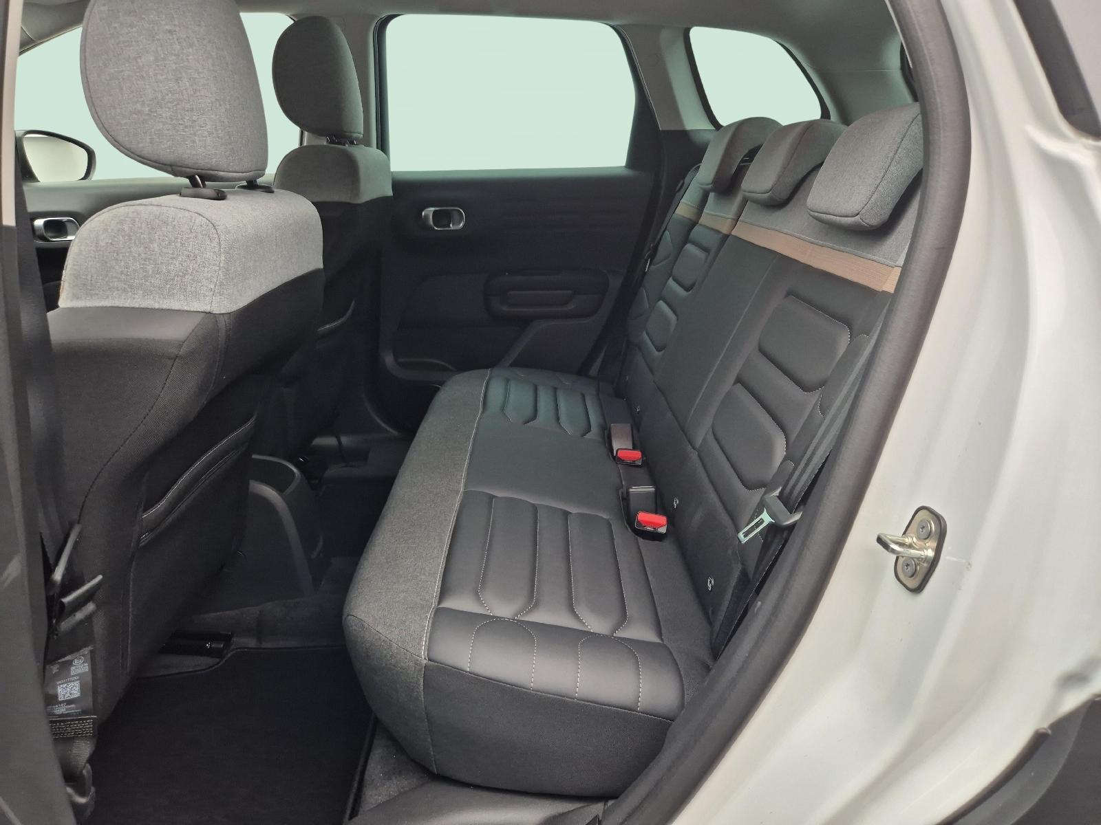 CITROEN C3 Aircross 1.2 PureTech 130 Swiss Edition-image-3