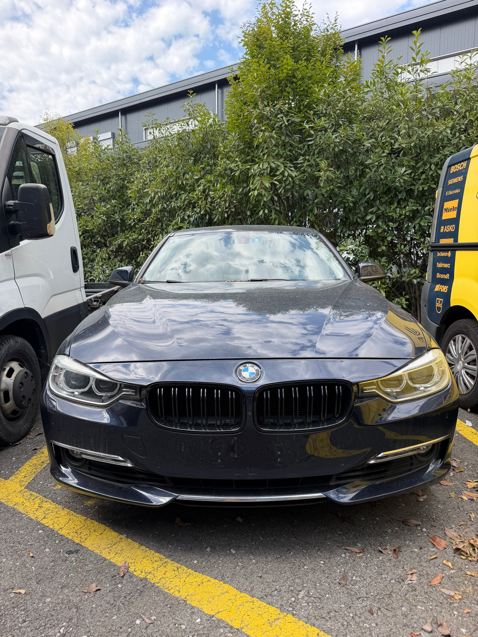 BMW 320i xDrive Sport Line Steptronic-image-0