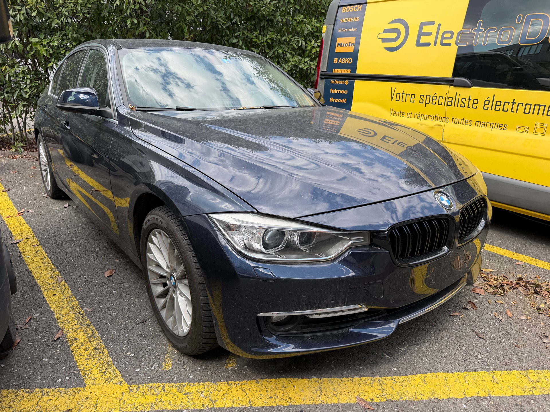 BMW 320i xDrive Sport Line Steptronic-image-1