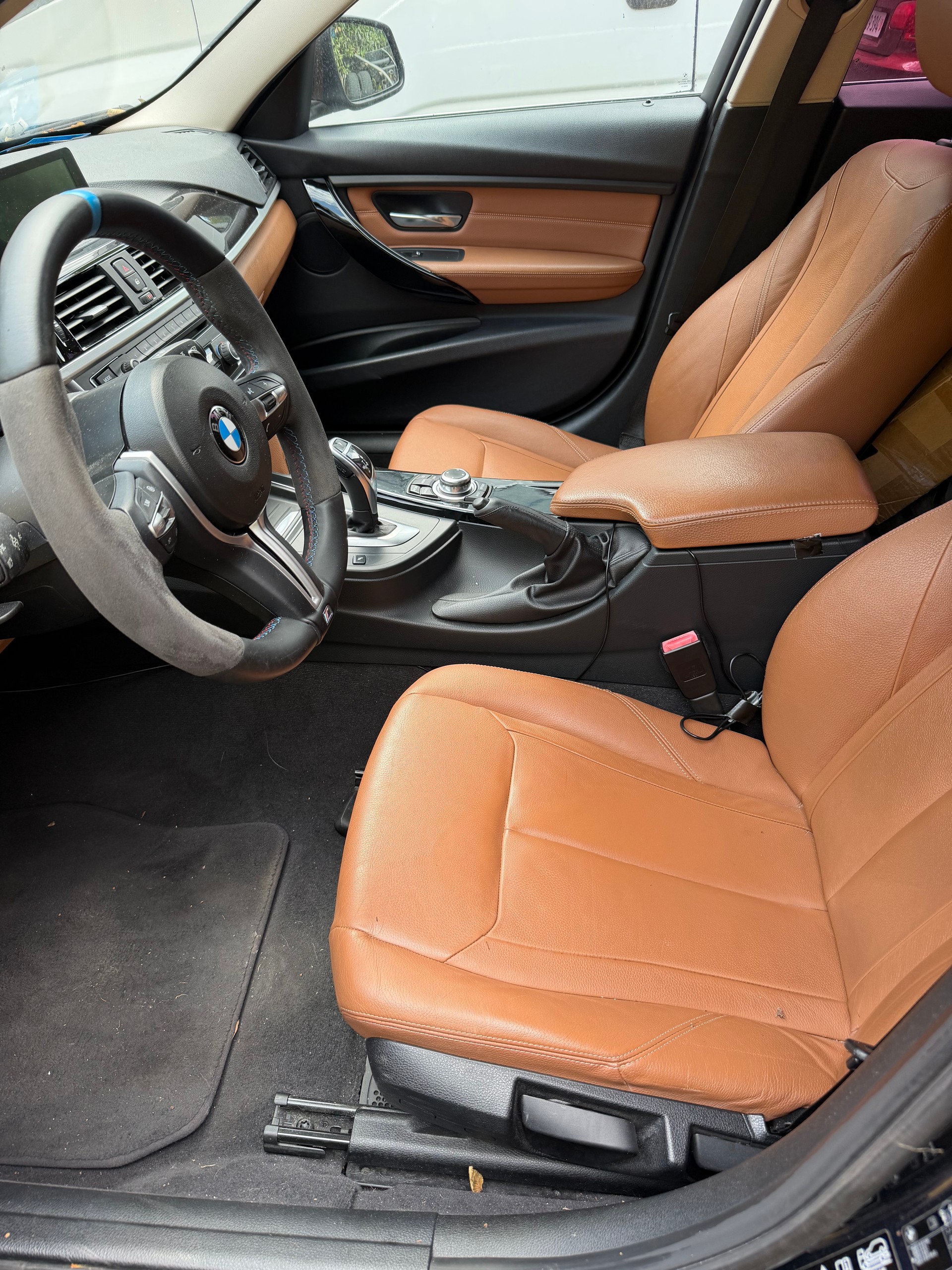 BMW 320i xDrive Sport Line Steptronic-image-4