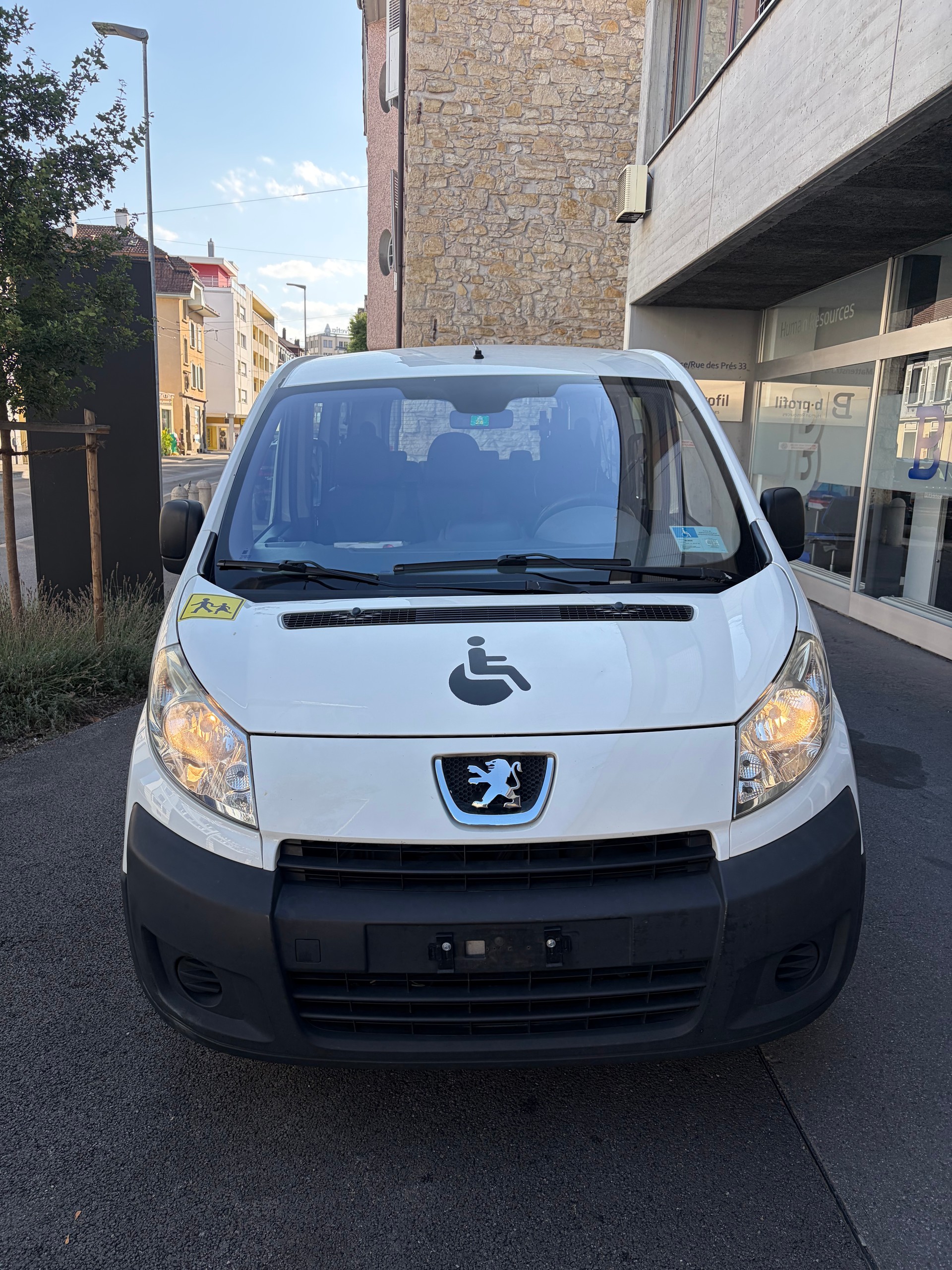 PEUGEOT 2.0 HDI 120 Loisirs 5/9P-image-0
