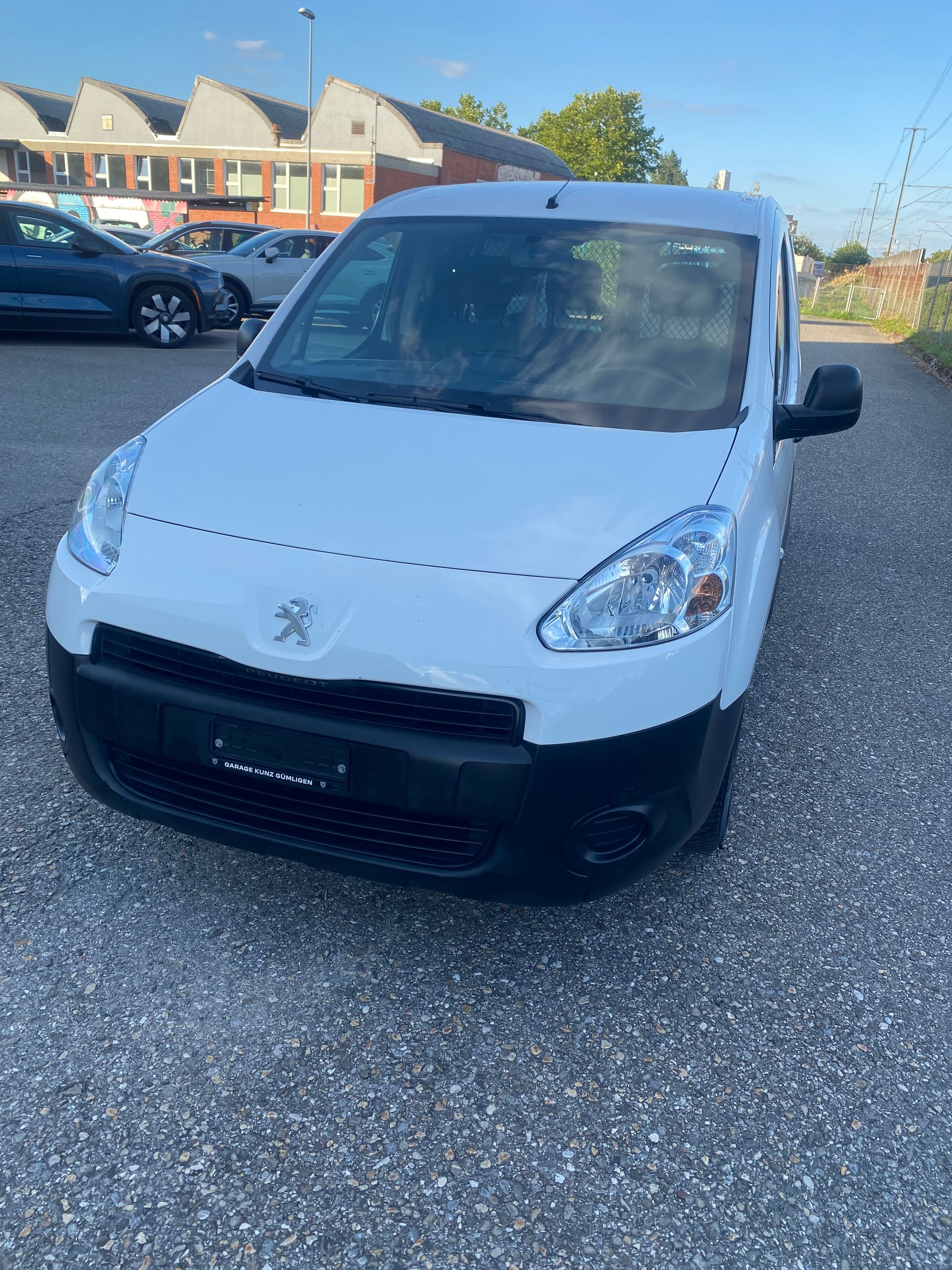 PEUGEOT Partner 1.6 e-HDI Urban Pack-image-11