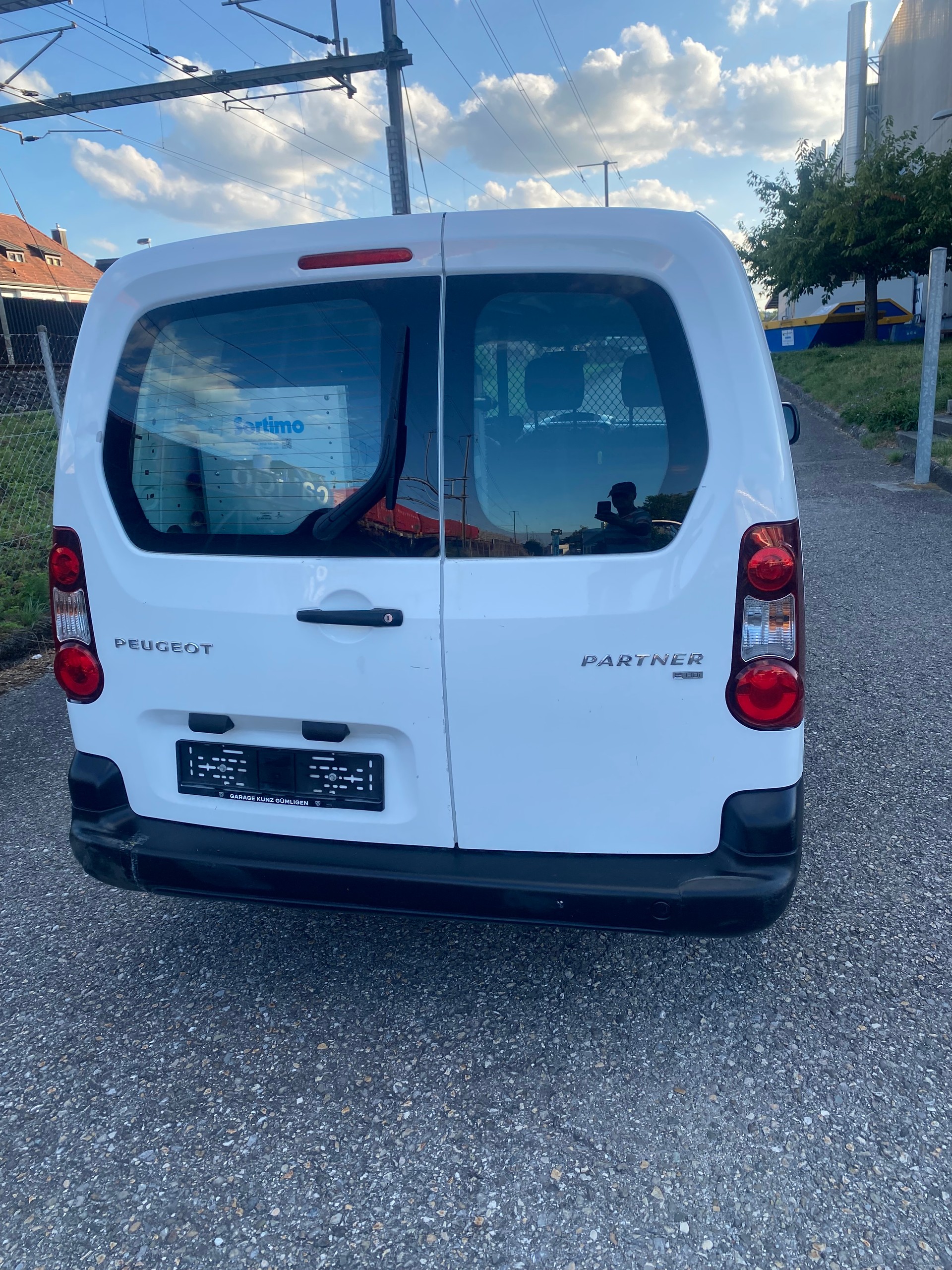 PEUGEOT Partner 1.6 e-HDI Urban Pack-image-14