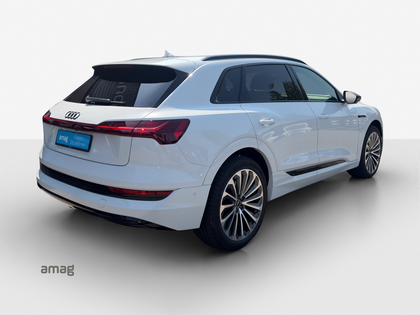AUDI e-tron 55 Advanced Black Edition quattro-image-5