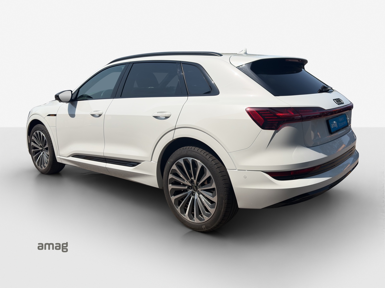 AUDI e-tron 55 Advanced Black Edition quattro-image-2