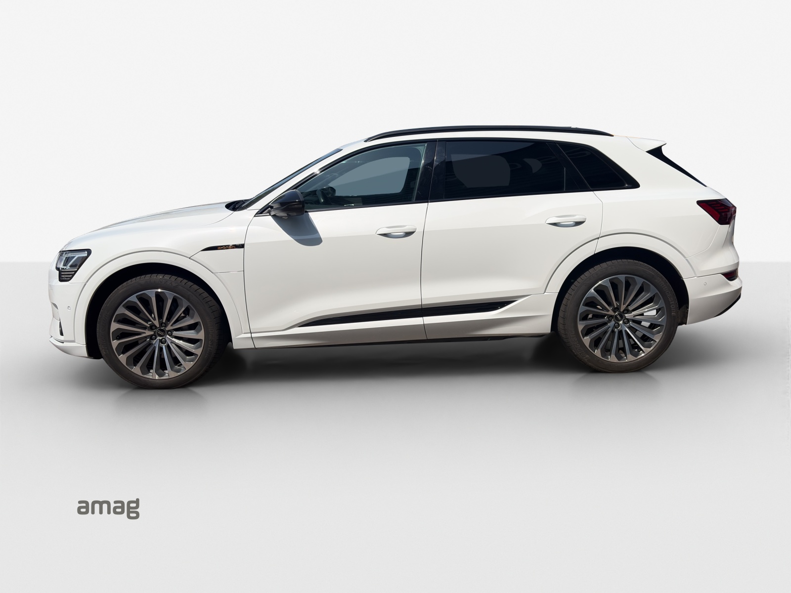 AUDI e-tron 55 Advanced Black Edition quattro-image-1