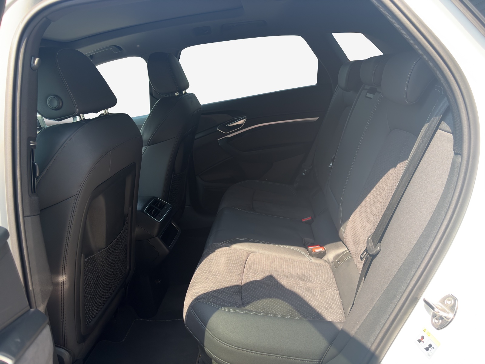 AUDI e-tron 55 Advanced Black Edition quattro-image-12