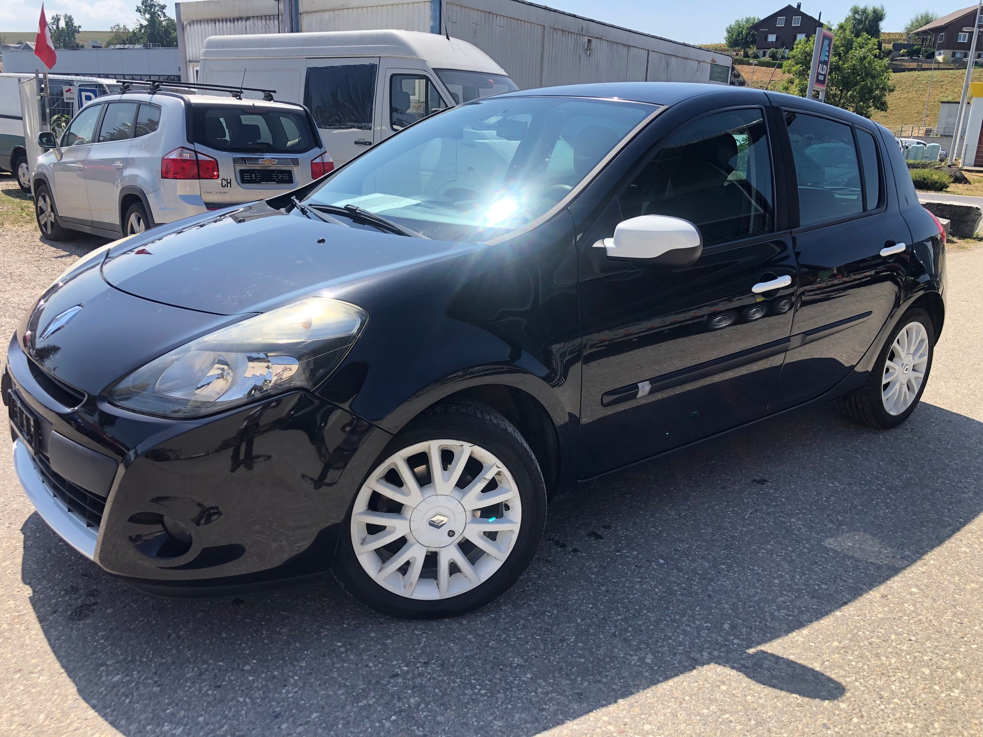 RENAULT Clio 1.2 16V Turbo S-image-2