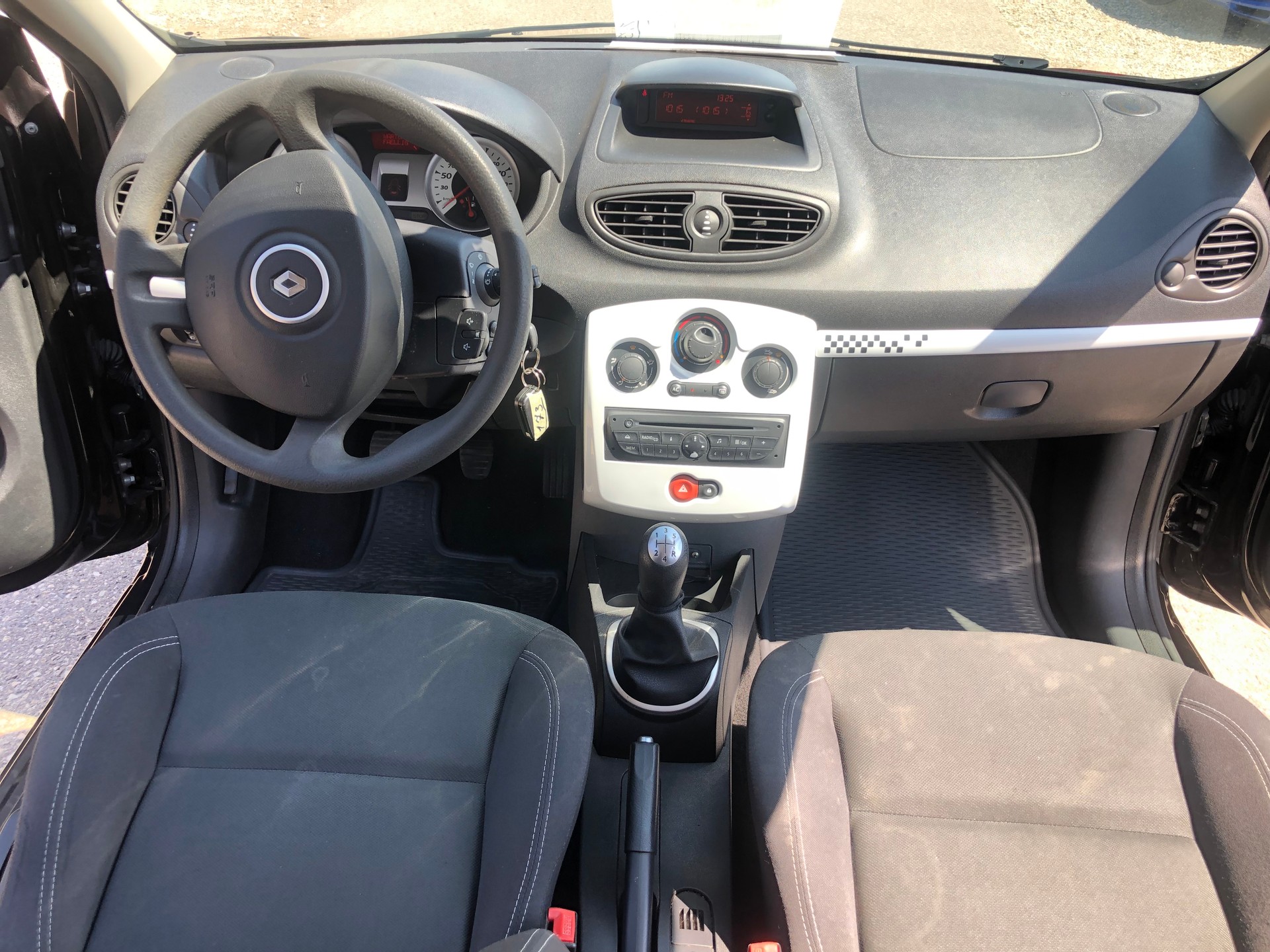 RENAULT Clio 1.2 16V Turbo S-image-11