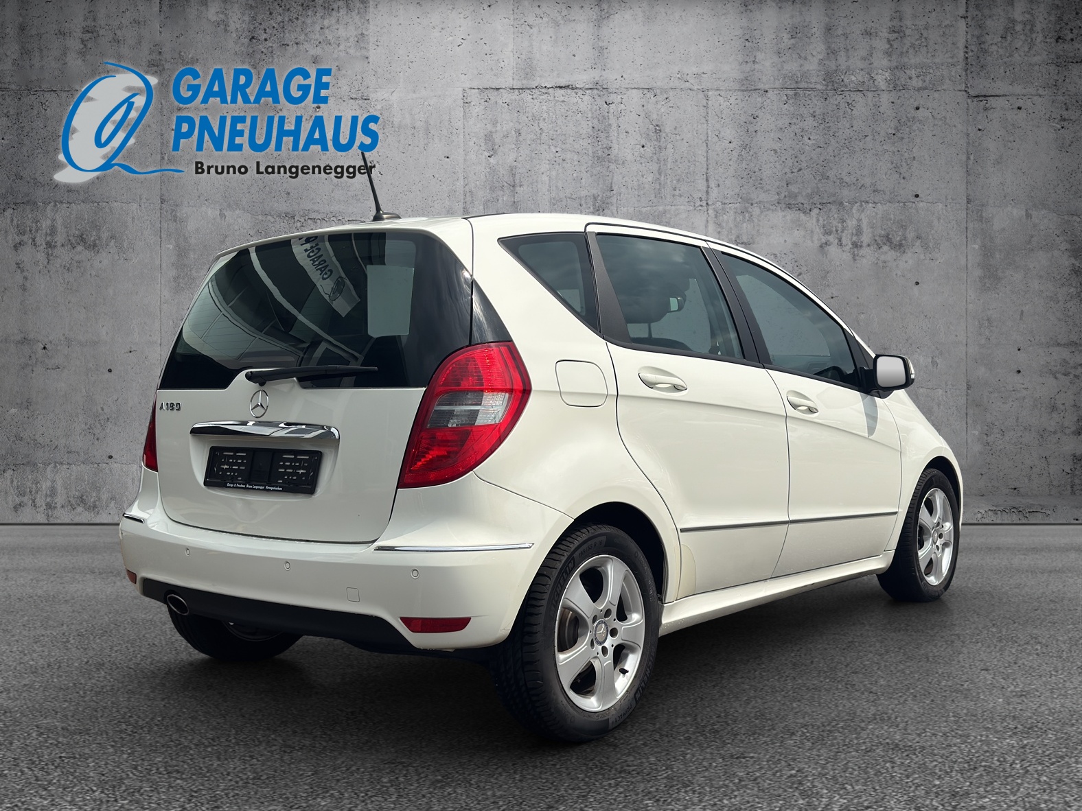 MERCEDES-BENZ A 180 Avantgarde Selection Autotronic-image-3