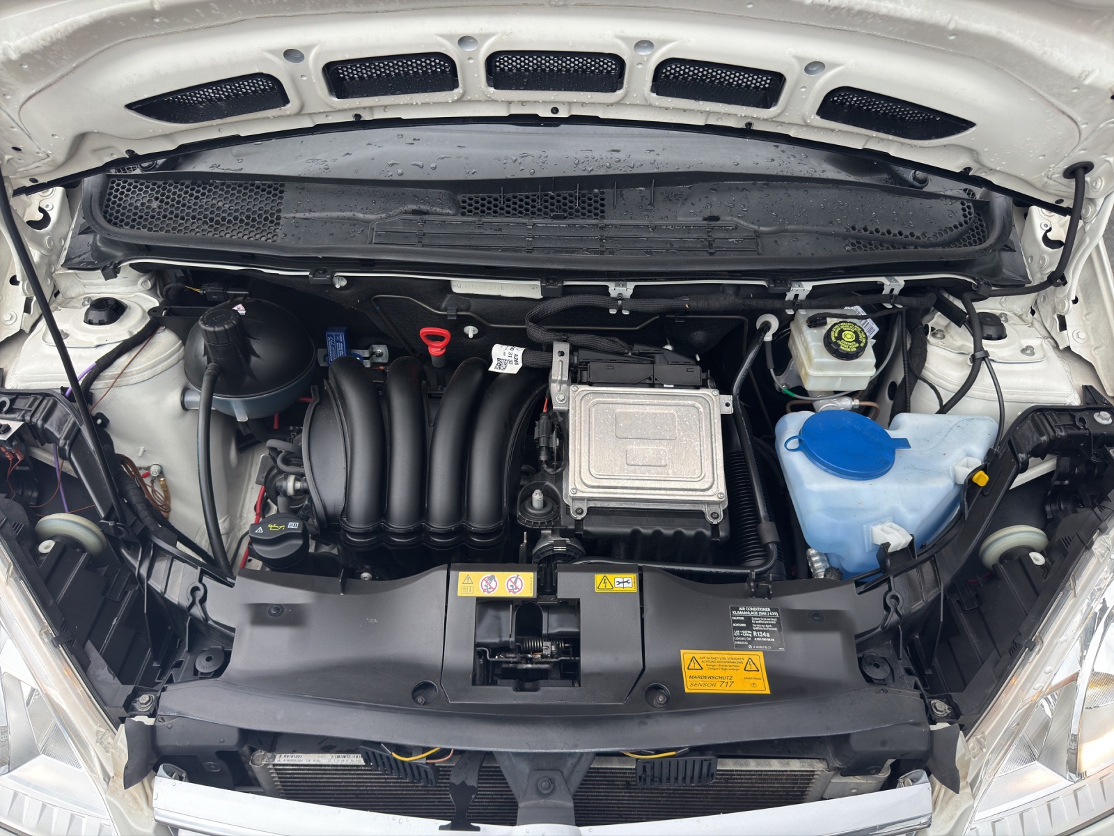 MERCEDES-BENZ A 180 Avantgarde Selection Autotronic-image-20