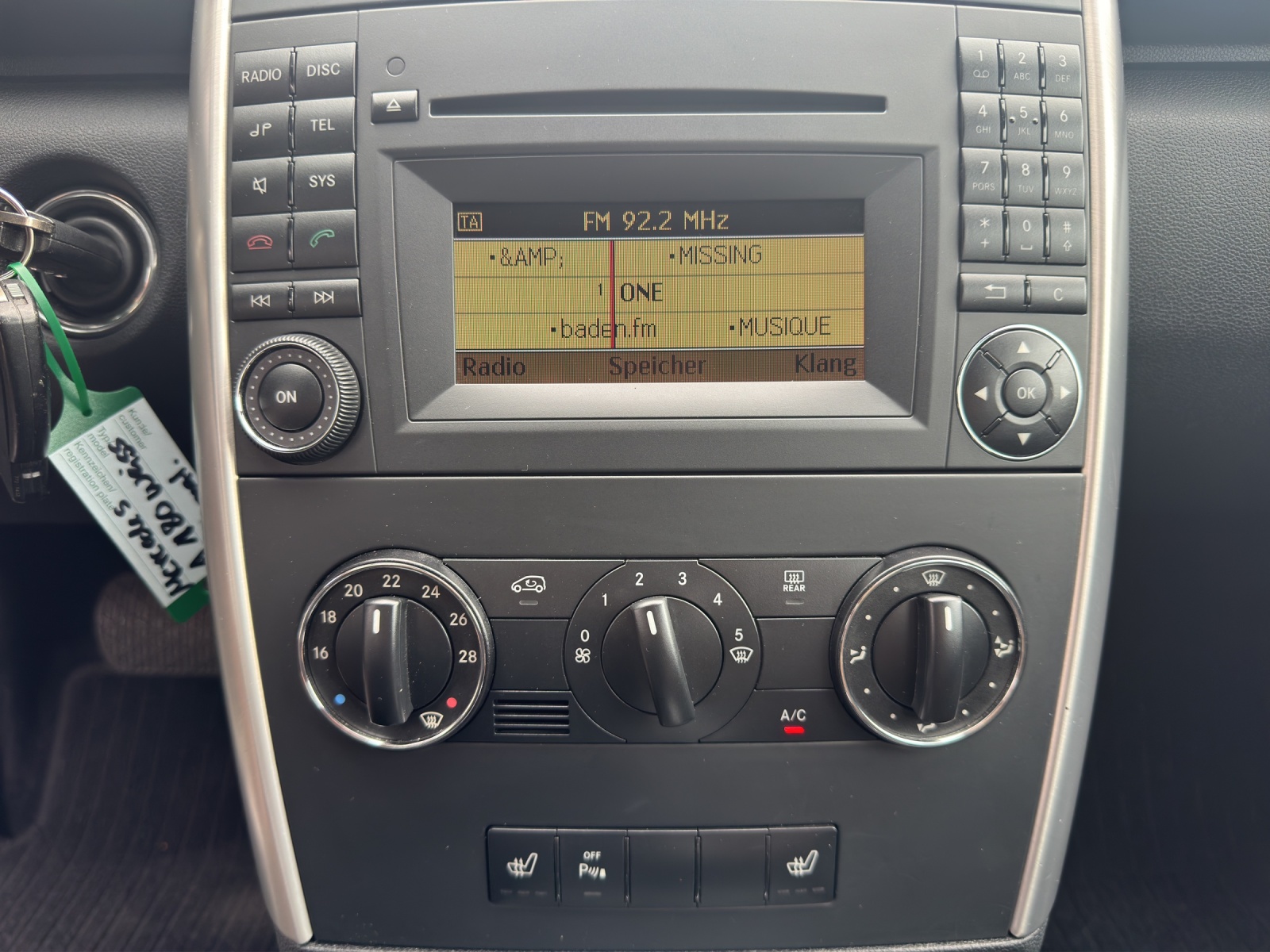 MERCEDES-BENZ A 180 Avantgarde Selection Autotronic-image-16