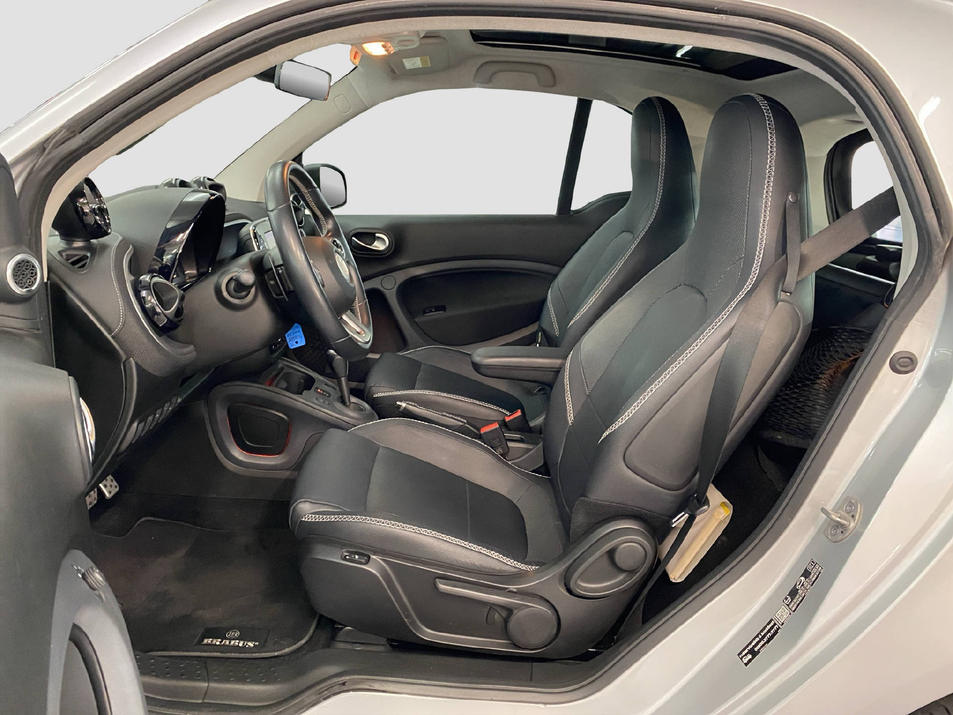 SMART Fortwo Coupé 0.9 Brabus twinamic-image-6