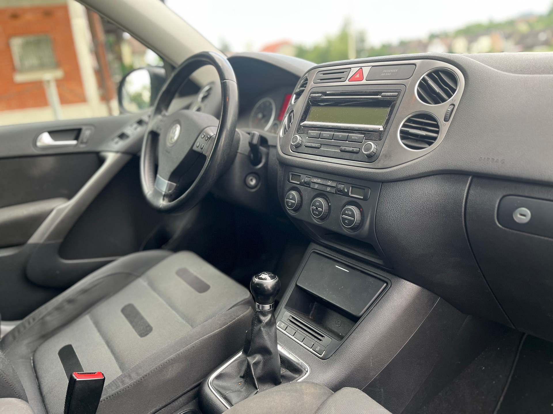 VW Handschaltung 2,0i Sport Benzin Euro B04-image-12