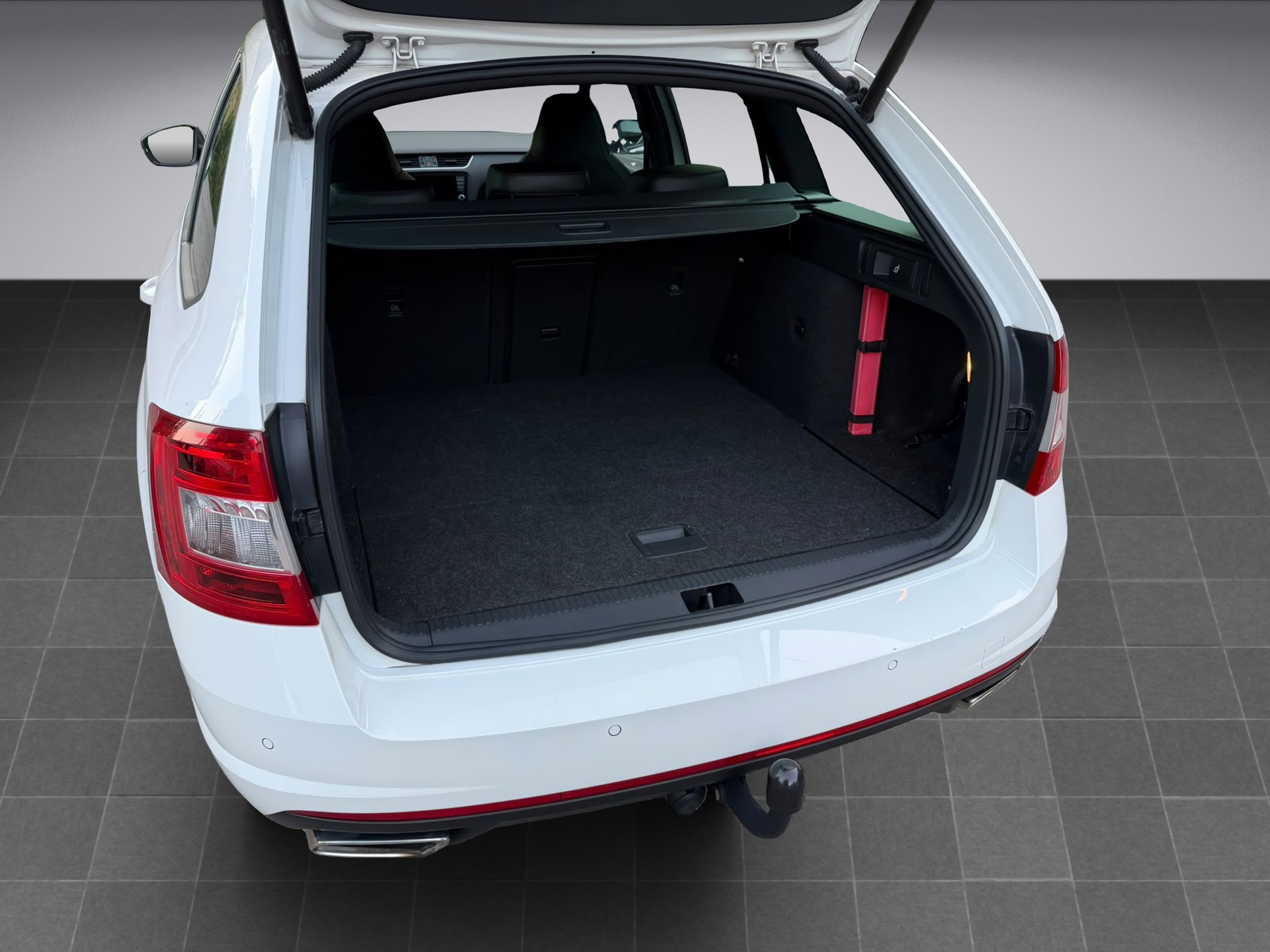 SKODA Octavia Combi 2.0 TDI RS 4x4 DSG-image-18