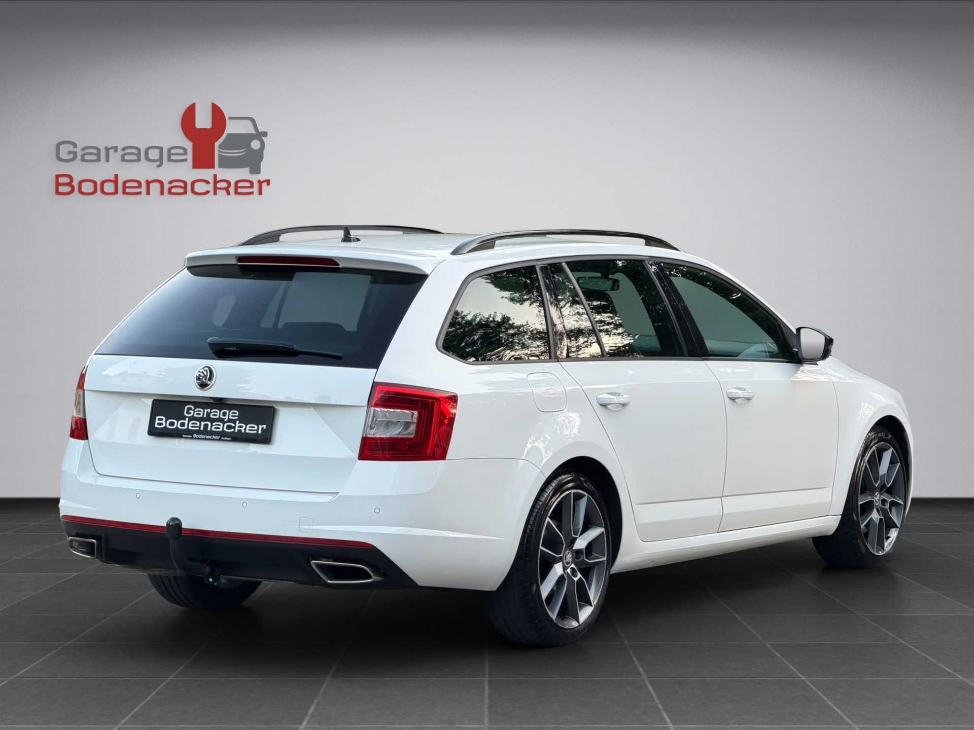 SKODA Octavia Combi 2.0 TDI RS 4x4 DSG-image-4