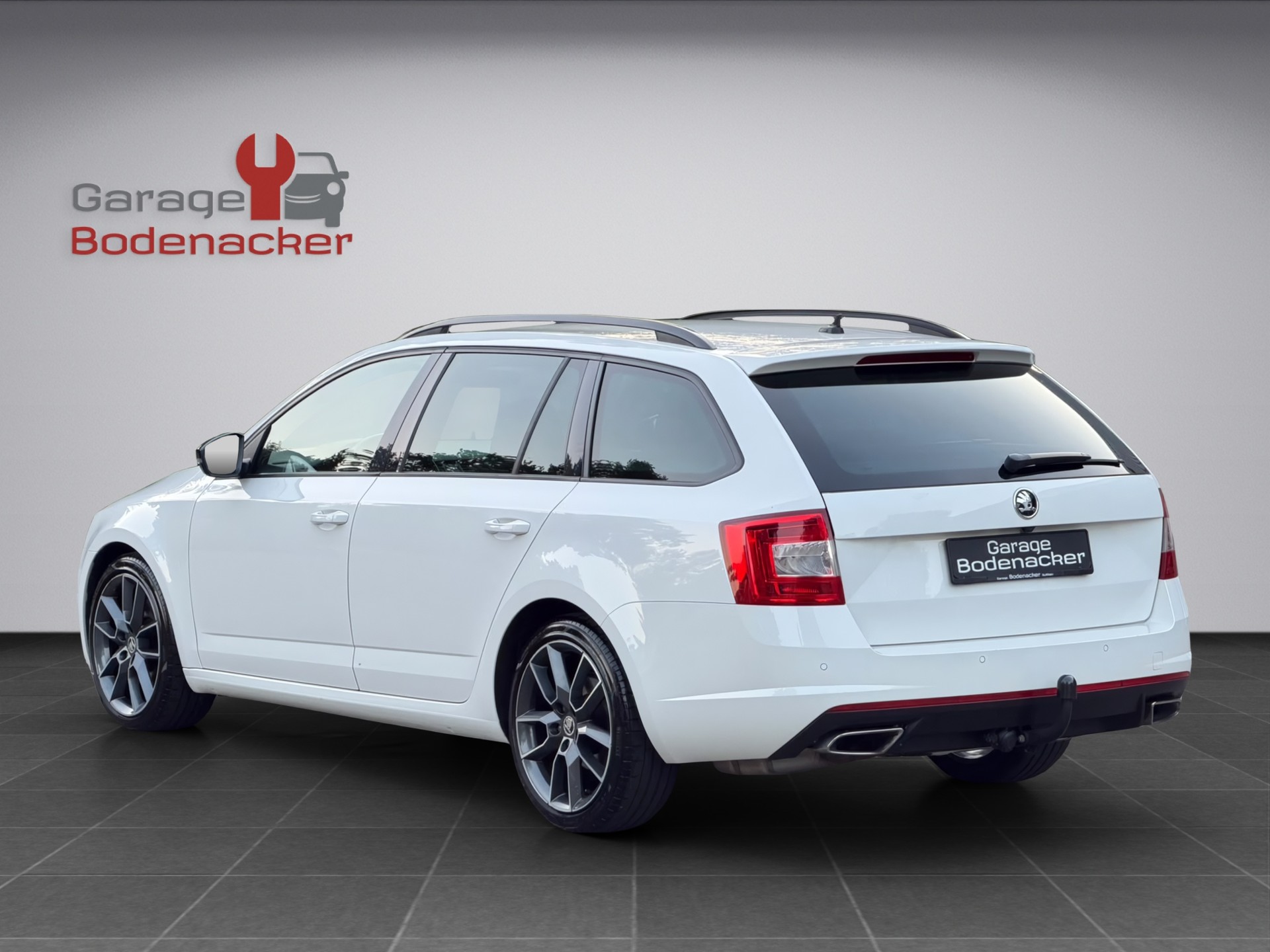 SKODA Octavia Combi 2.0 TDI RS 4x4 DSG-image-3