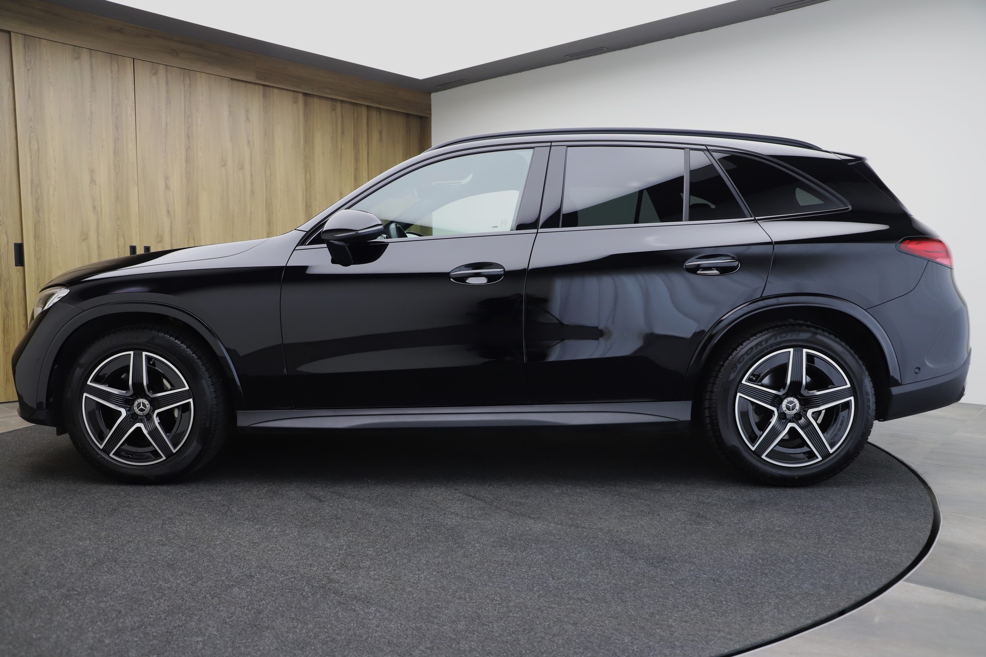 MERCEDES-BENZ GLC 300 d 4Matic 9G-Tronic AMG Line Advanced Plus und Night Paket-image-2