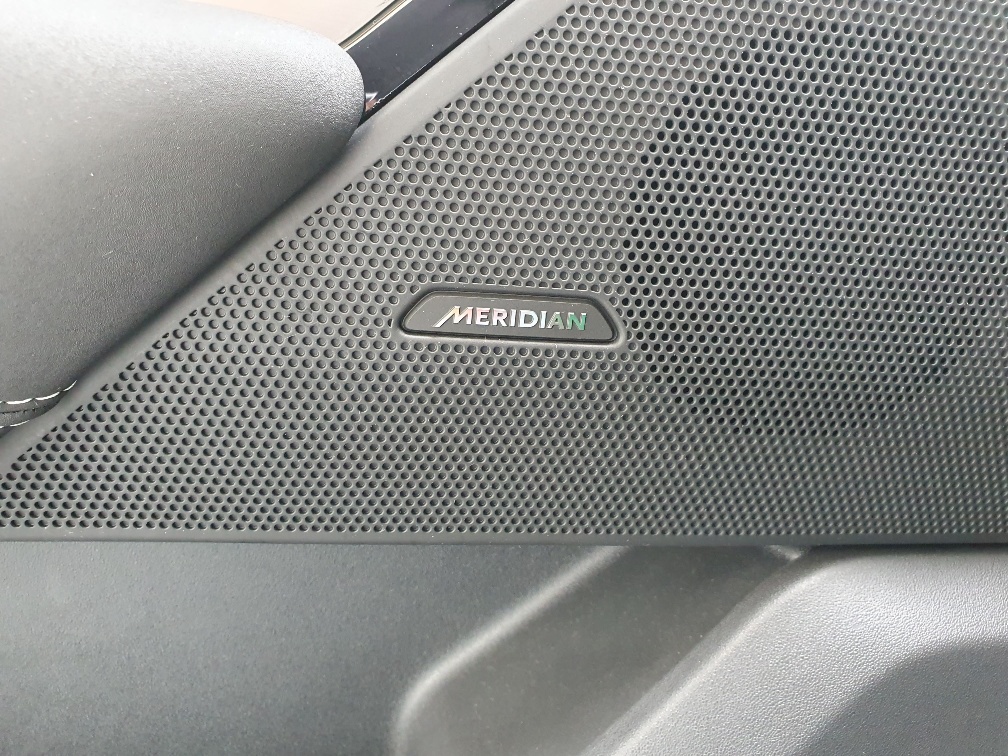 LAND ROVER Range Rover Velar R-Dynamic P 250 Automatic-image-14