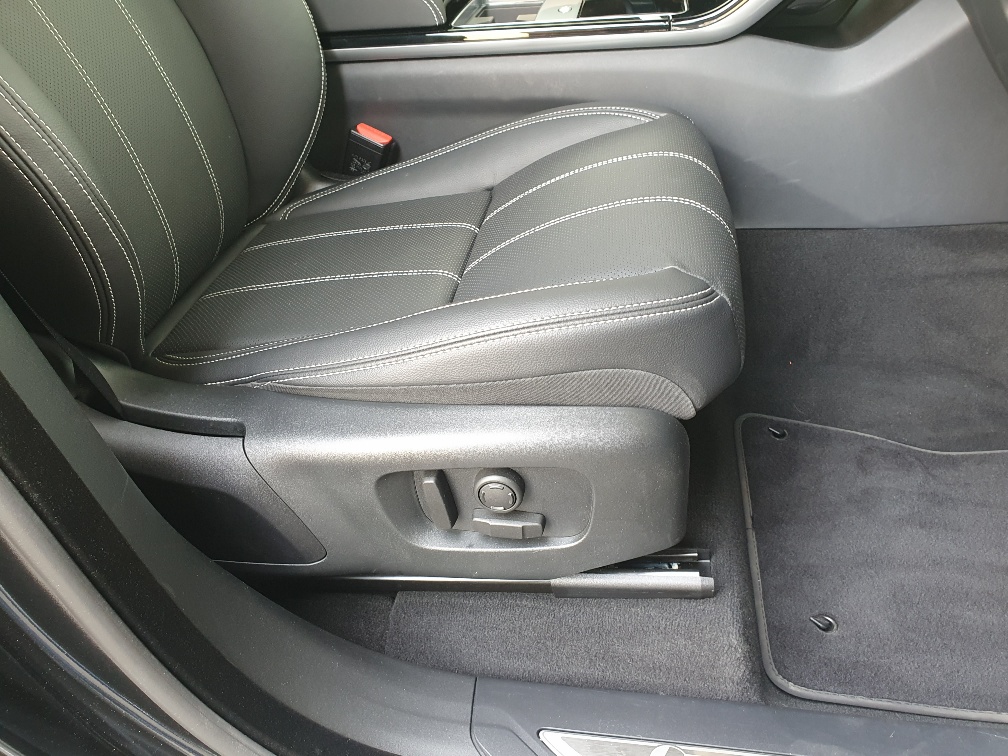 LAND ROVER Range Rover Velar R-Dynamic P 250 Automatic-image-24