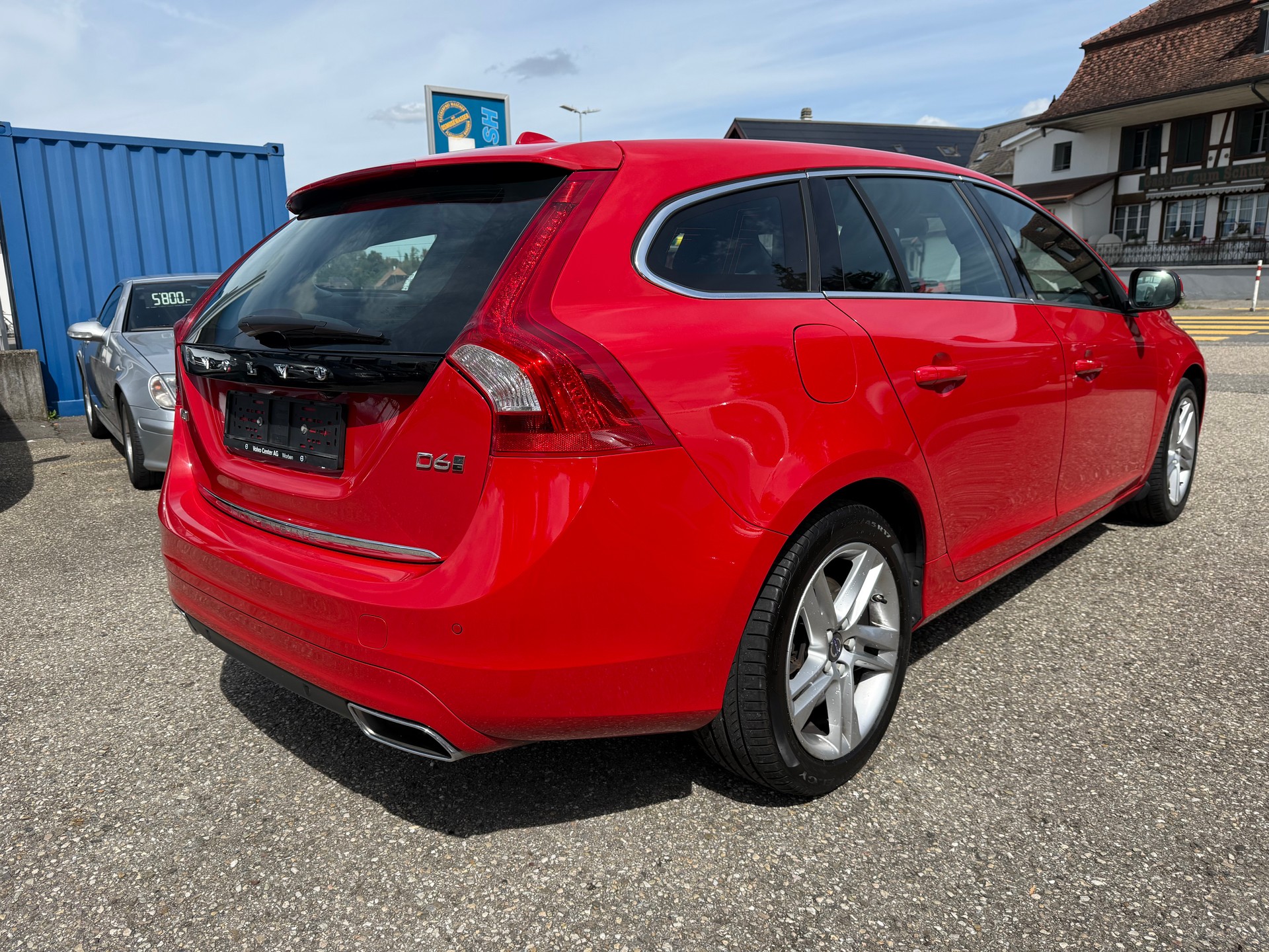 VOLVO V60 D6 AWD Plug-in Hybrid Summum Geartronic-image-4