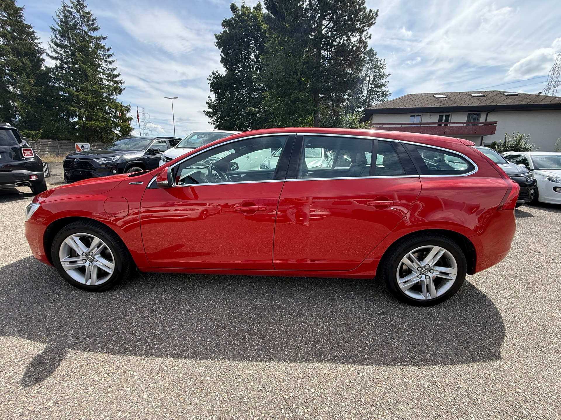VOLVO V60 D6 AWD Plug-in Hybrid Summum Geartronic-image-7