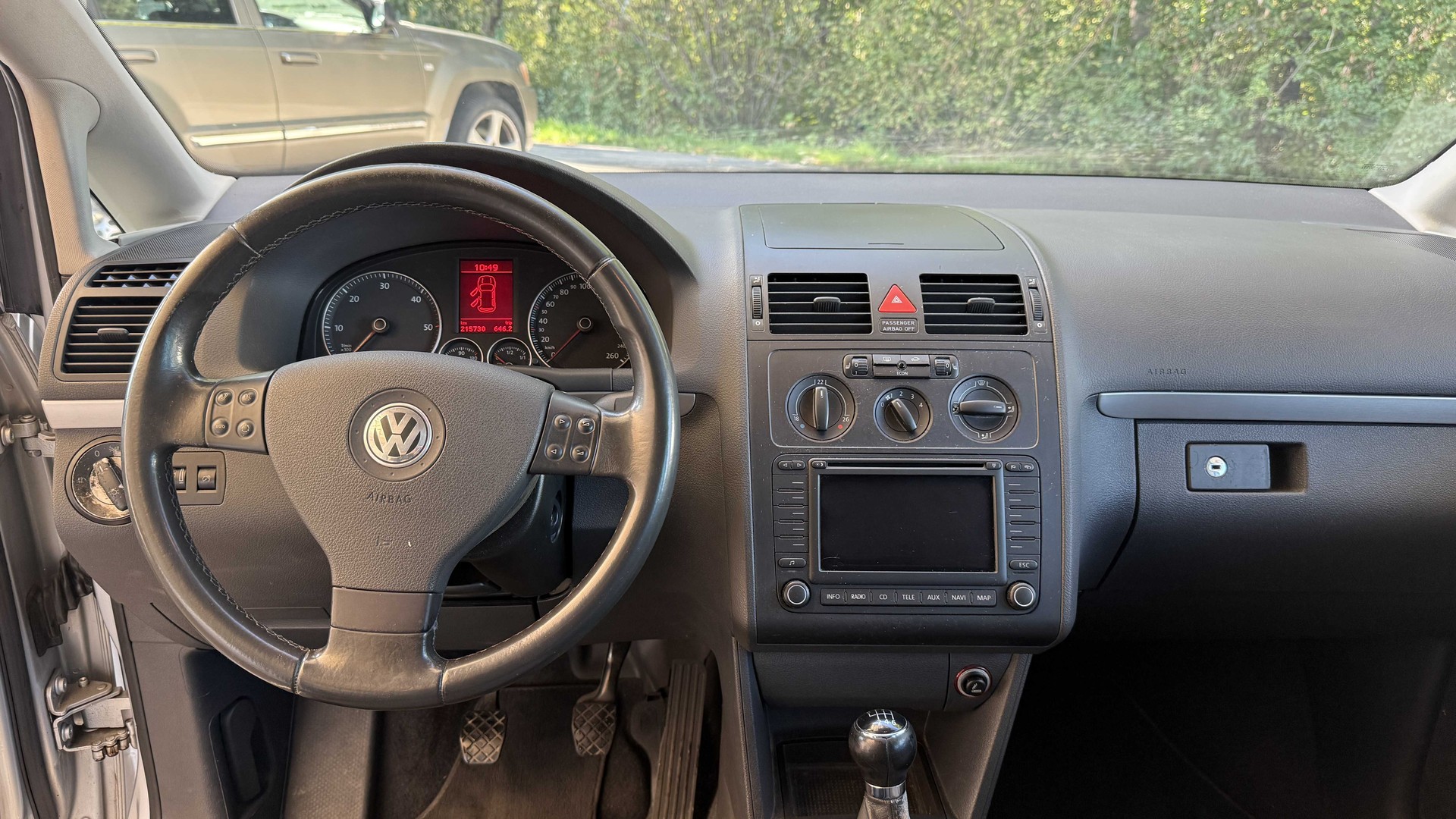 VW Touran 2.0 TDI Highline-image-5