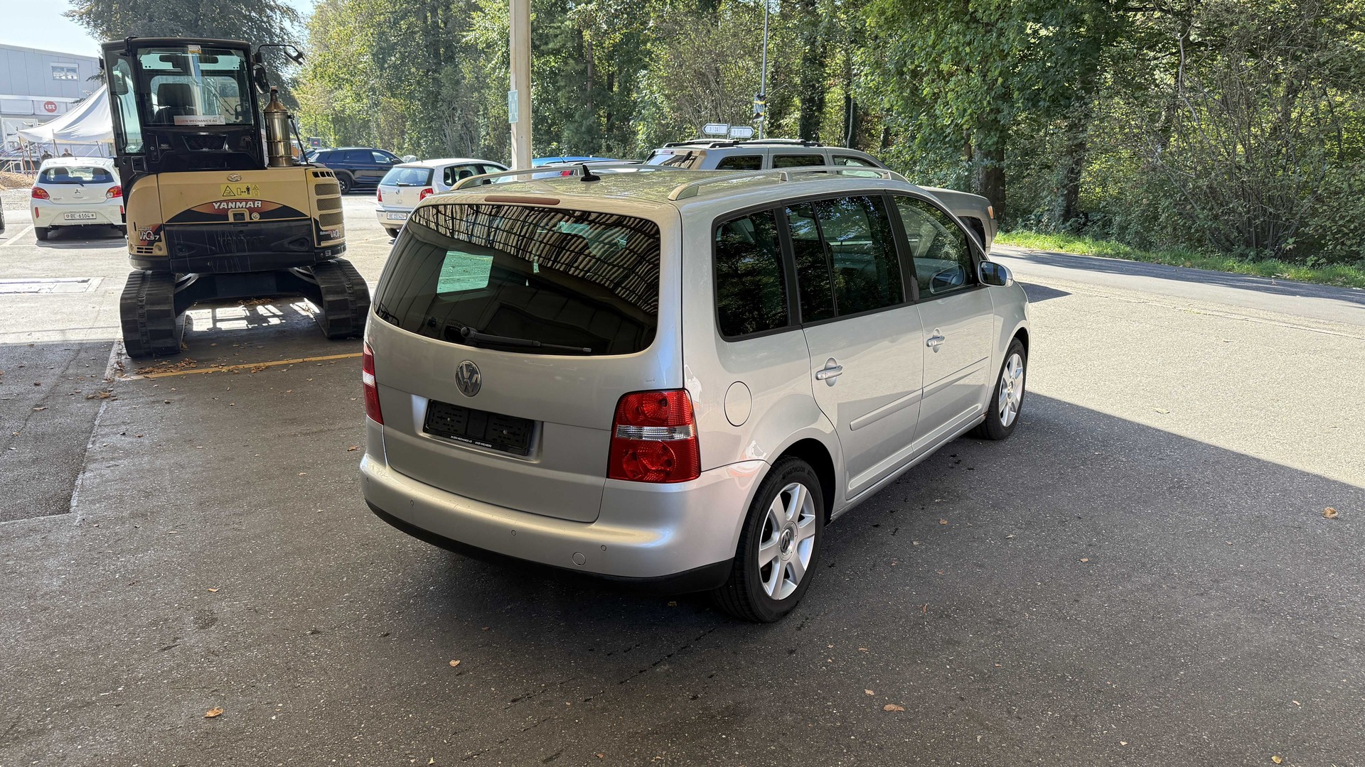 VW Touran 2.0 TDI Highline-image-2