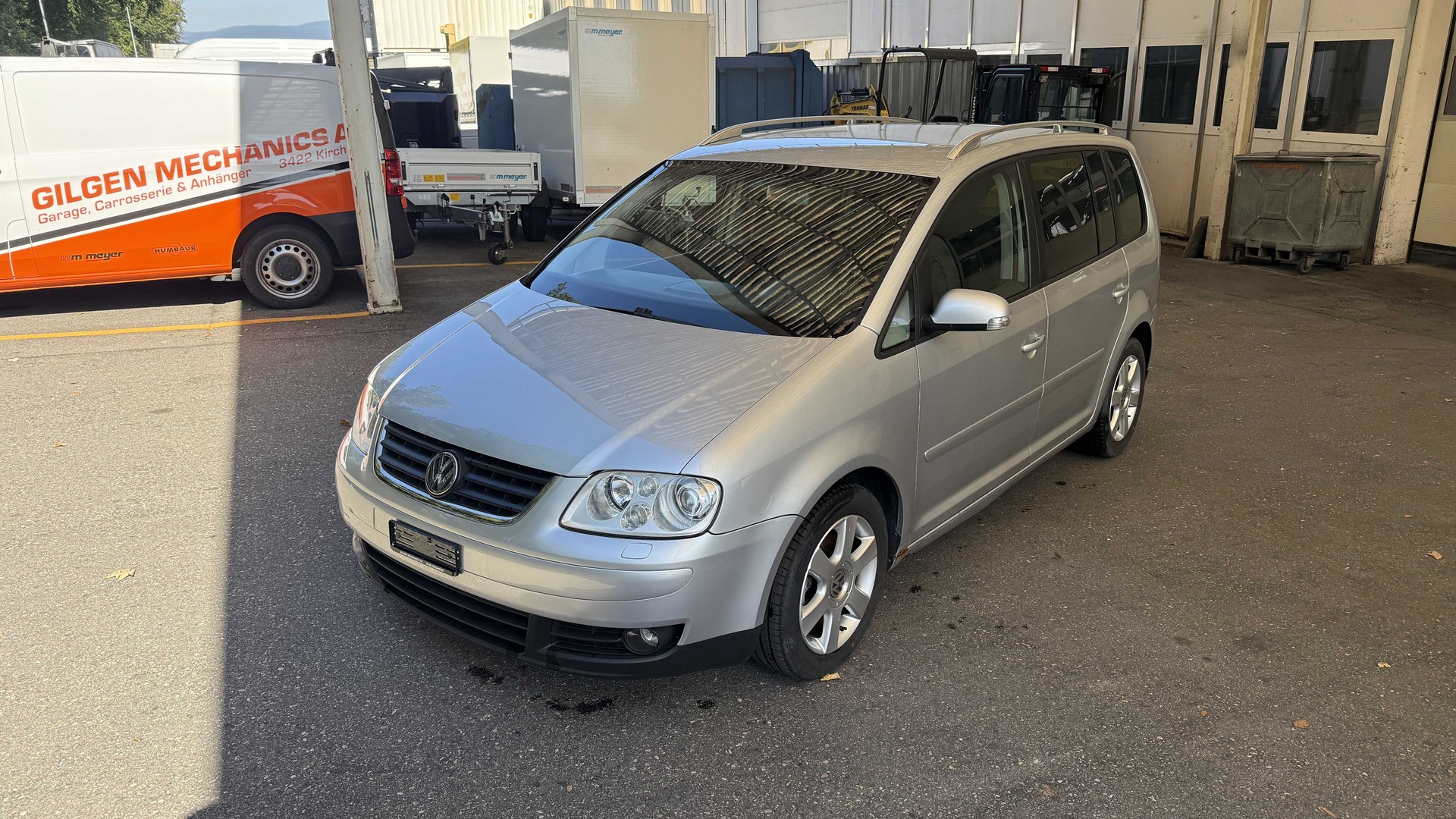 VW Touran 2.0 TDI Highline-image-0