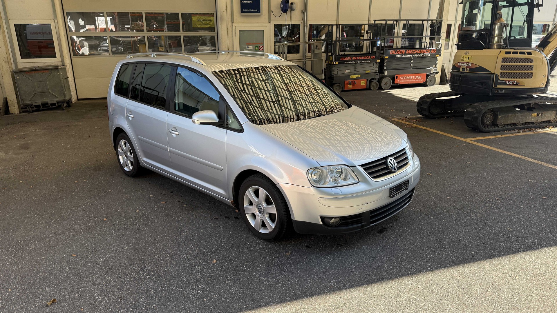 VW Touran 2.0 TDI Highline-image-3